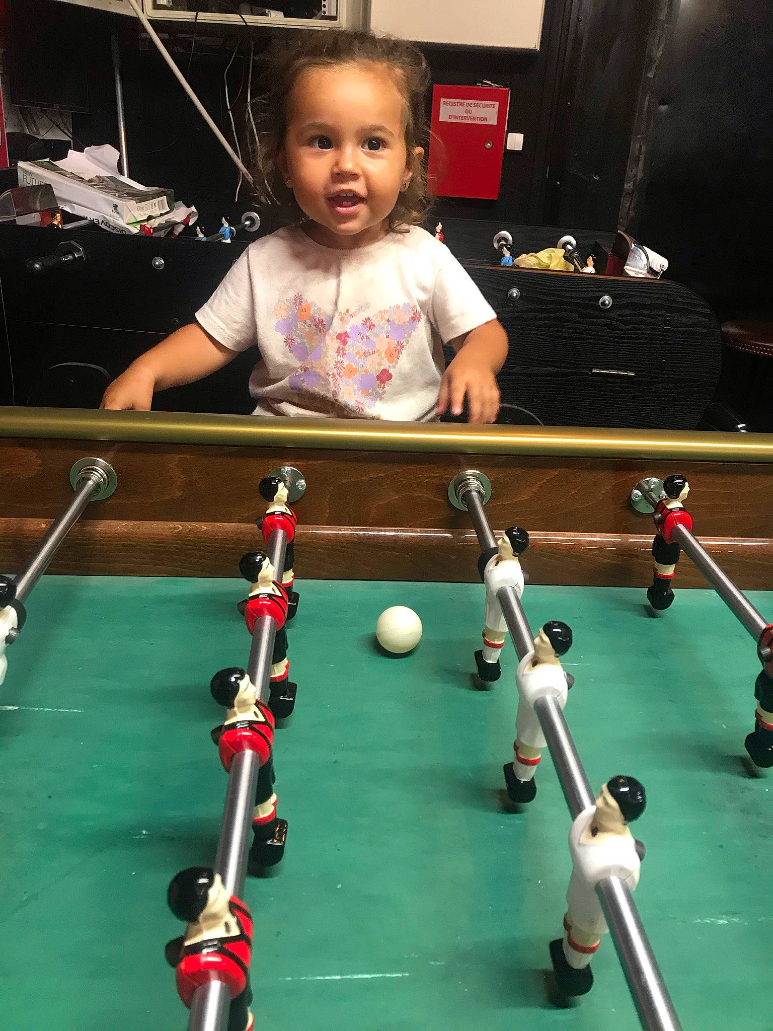 Amélia participe au concours pour gagner de l'argent avec cette photo : baize, ball, billiard_ball, billiard_room, billiard_table, billiards, blackball_pool, cue_stick, fun, indoor_games_and_sports, leisure, person, pocket_billiards, pool, pool_player, recreation, recreation_room, sports, sports_equipment, straight_pool