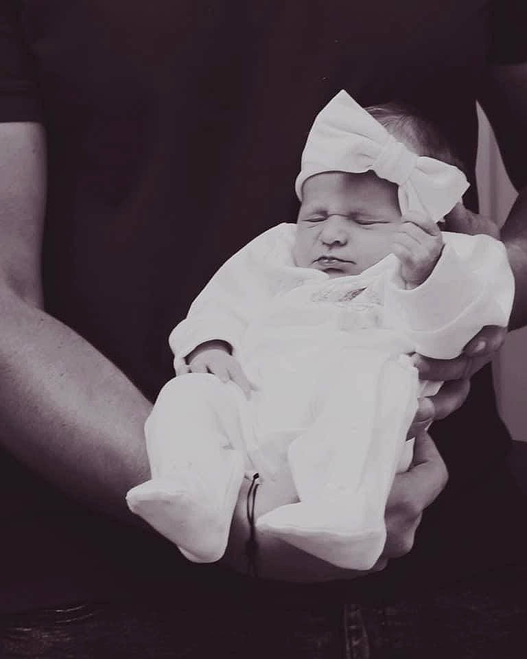 Billie is registered to the contest to win money with this photo: abdomen, arm, baby, black, black_and_white, child, family, finger, hand, human_body, leg, monochrome, monochrome_photography, people, person, photograph, photography, smile, snapshot, style