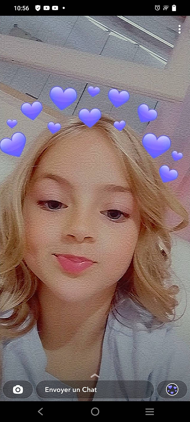 Celia participe au concours pour gagner de l'argent avec cette photo : ear, electric_blue, eyebrow, eyelash, fashion_accessory, hair_accessory, hairstyle, happy, headgear, headpiece, lip, lipstick, long_hair, magenta, makeover, pattern, person, petal, pink, plant