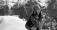Bakou a rejoint le concours — aidez-le/la à gagner de superbes lots ! black, black_and_white, flash_photography, forest, freezing, grass, happy, long_hair, monochrome, monochrome_photography, mountain, people_in_nature, plant, shoulder, sky, snow, style, tree, winter, woody_plant