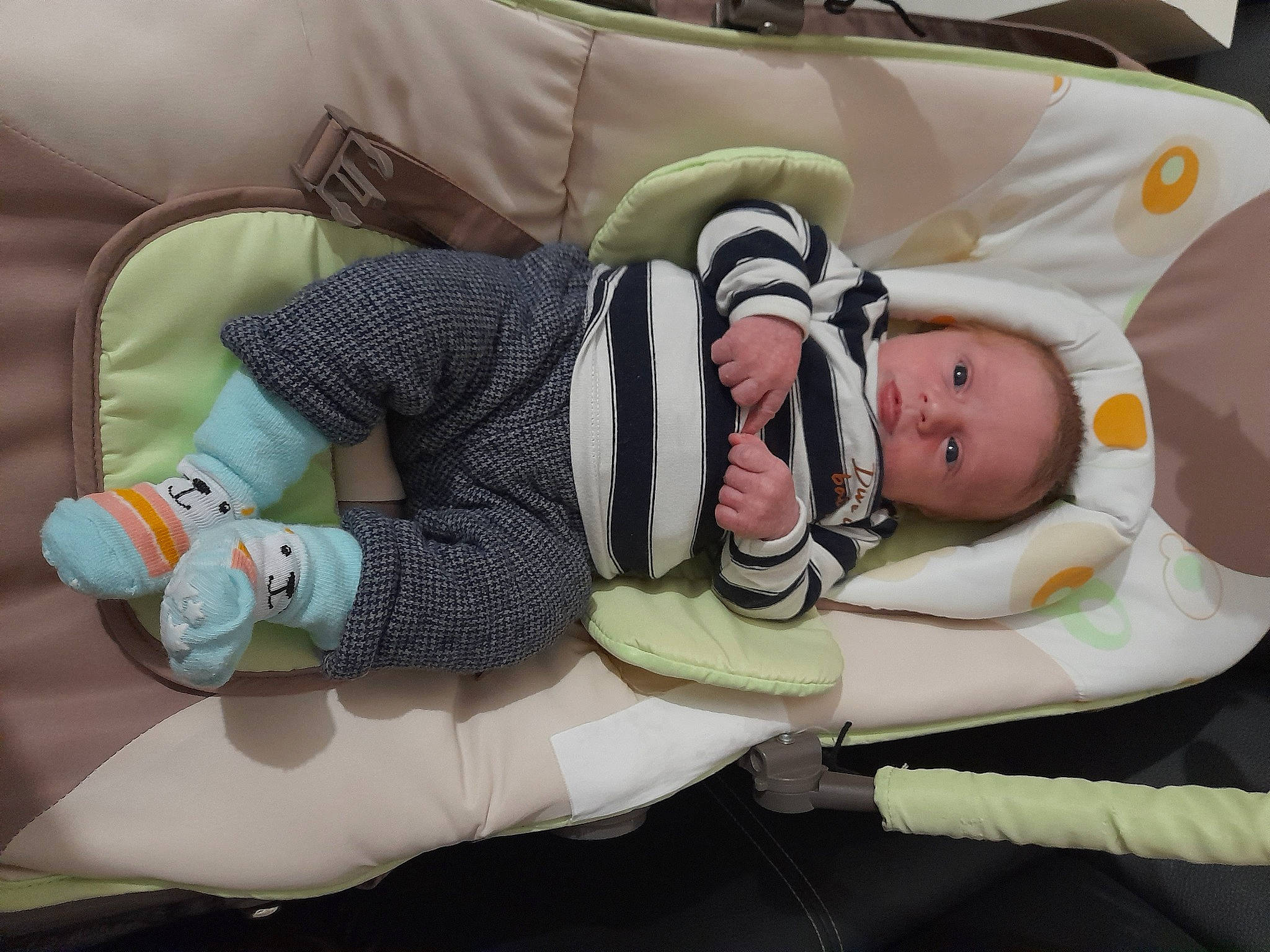 Fabrizio participe au concours pour gagner de l'argent avec cette photo : baby, baby_carriage, baby_products, baby_safety, baby_sleeping, baby_toddler_clothing, carmine, child, comfort, knee, lap, linens, nap, person, product, room, sitting, sleep, toddler