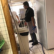 Boby a rejoint le concours — aidez-le/la à gagner de superbes lots ! door, floor, flooring, tile