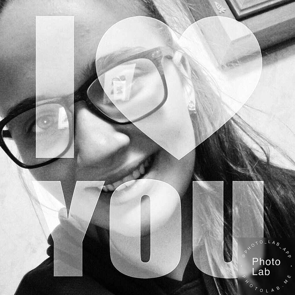 Noel is registered to the contest to win money with this photo: black_and_white, glasses, monochrome, monochrome_photography, photography, smile, stock_photography, style