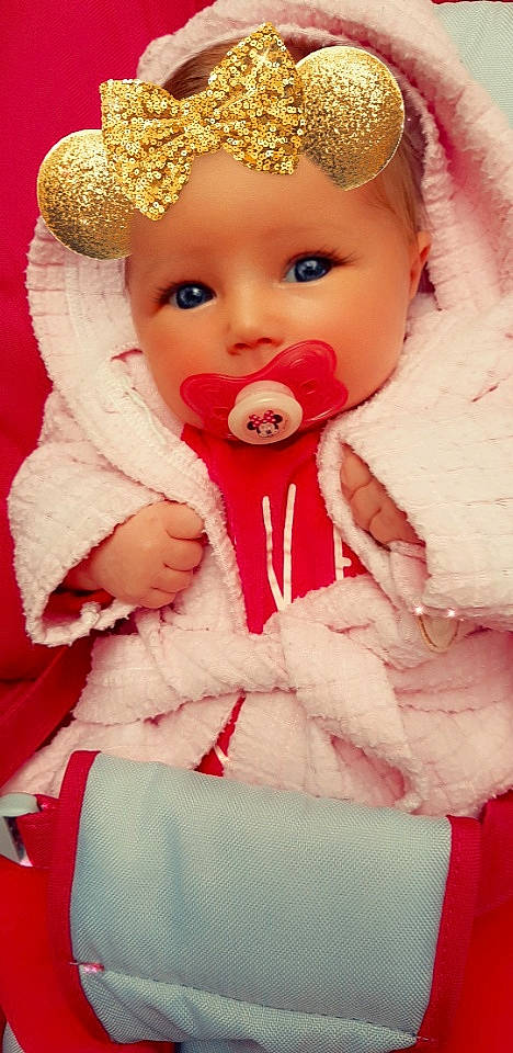 Solana a rejoint le concours — aidez-le/la à gagner de superbes lots ! baby, cheek, child, doll, fictional_character, fur, lip, person, pink, red, toddler, toy