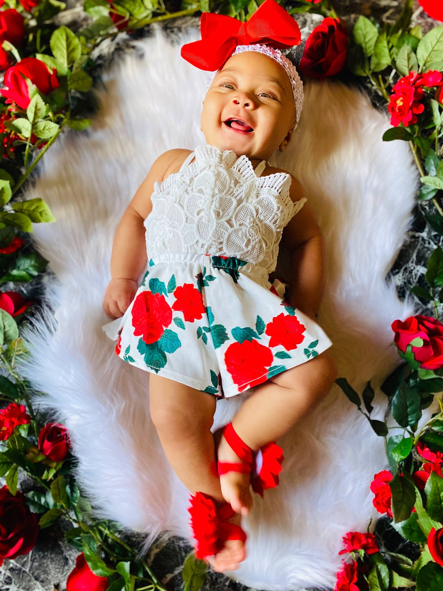 Tyla is registered to the contest to win money with this photo: blond, christmas, christmas_decoration, christmas_eve, christmas_ornament, christmas_tree, fictional_character, flower, happy, holiday, holly, interior_design, person, petal, photo_shoot, plant, red, santa_claus