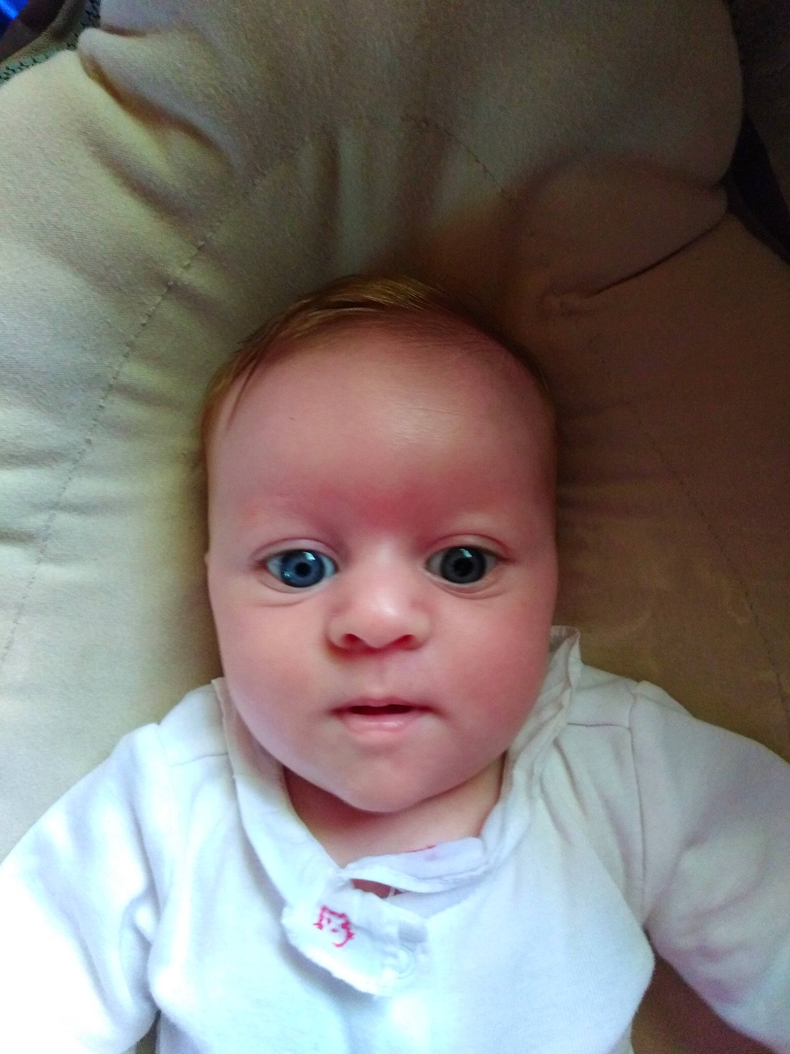 Hilona participe au concours pour gagner de l'argent avec cette photo : baby, baby_making_funny_faces, cheek, child, chin, ear, eye, eyebrow, face, forehead, head, iris, lip, mouth, nose, person, skin, smile, toddler