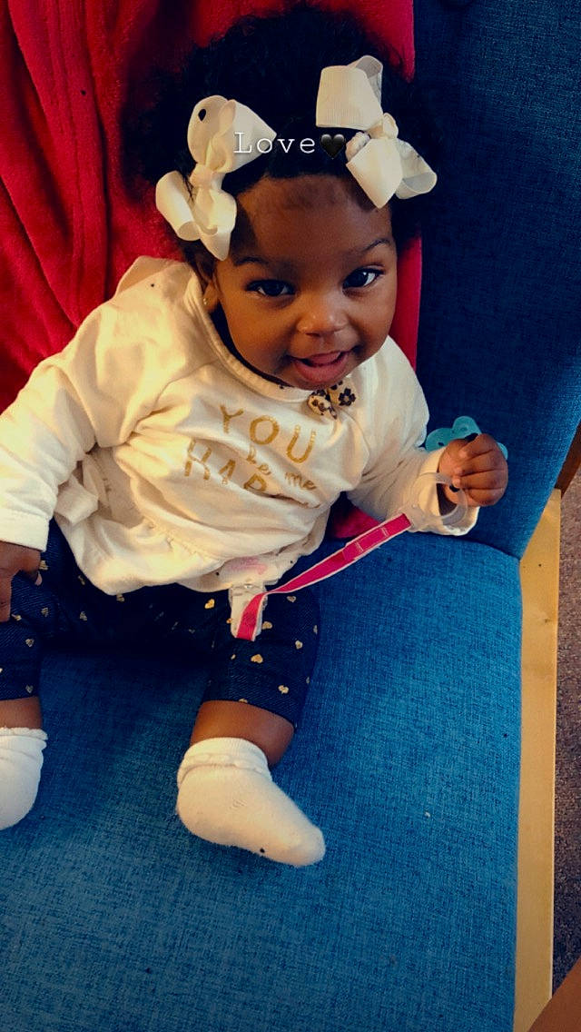 Nature is registered to the contest to win money with this photo: arm, baby, cheek, child, ear, fun, head, joy, person, play, sitting, skin, smile, toddler