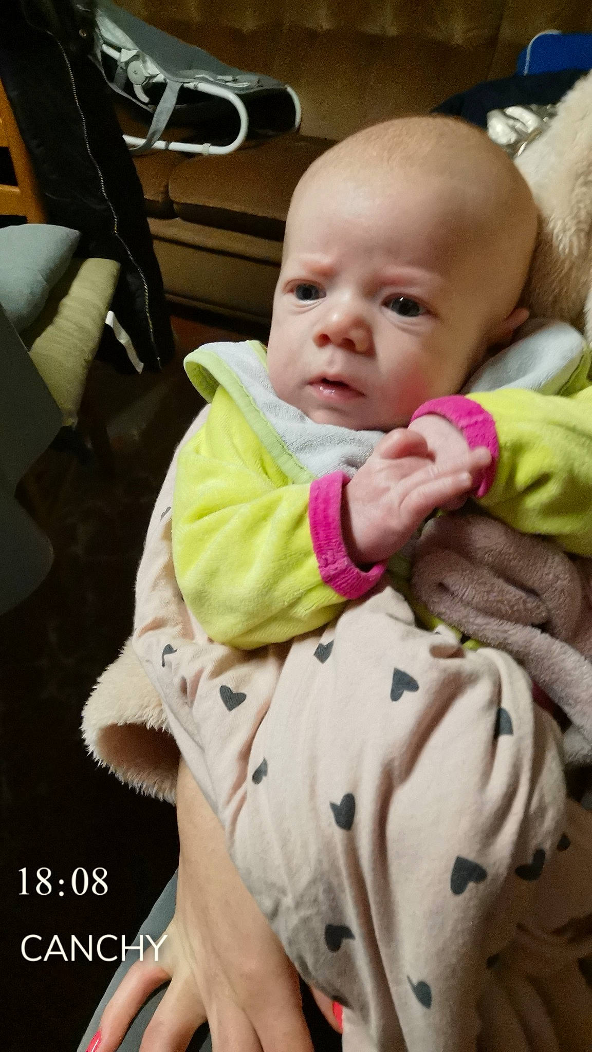 Calvin participe au concours pour gagner de l'argent avec cette photo : baby, baby_products, baby_safety, baby_toddler_clothing, car_seat, cheek, child, collar, comfort, face, gesture, happy, head, iris, nose, person, seat_belt, skin, sleeve, smile