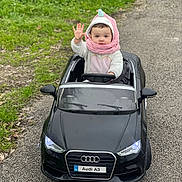 Layana a rejoint le concours — aidez-le/la à gagner de superbes lots ! baby, boat, bumper, canoe, car, clothing, face, fun, happy, hat, head, licenseplate, person, photography, portrait, sitting, smile, transportation, vacation, vehicle