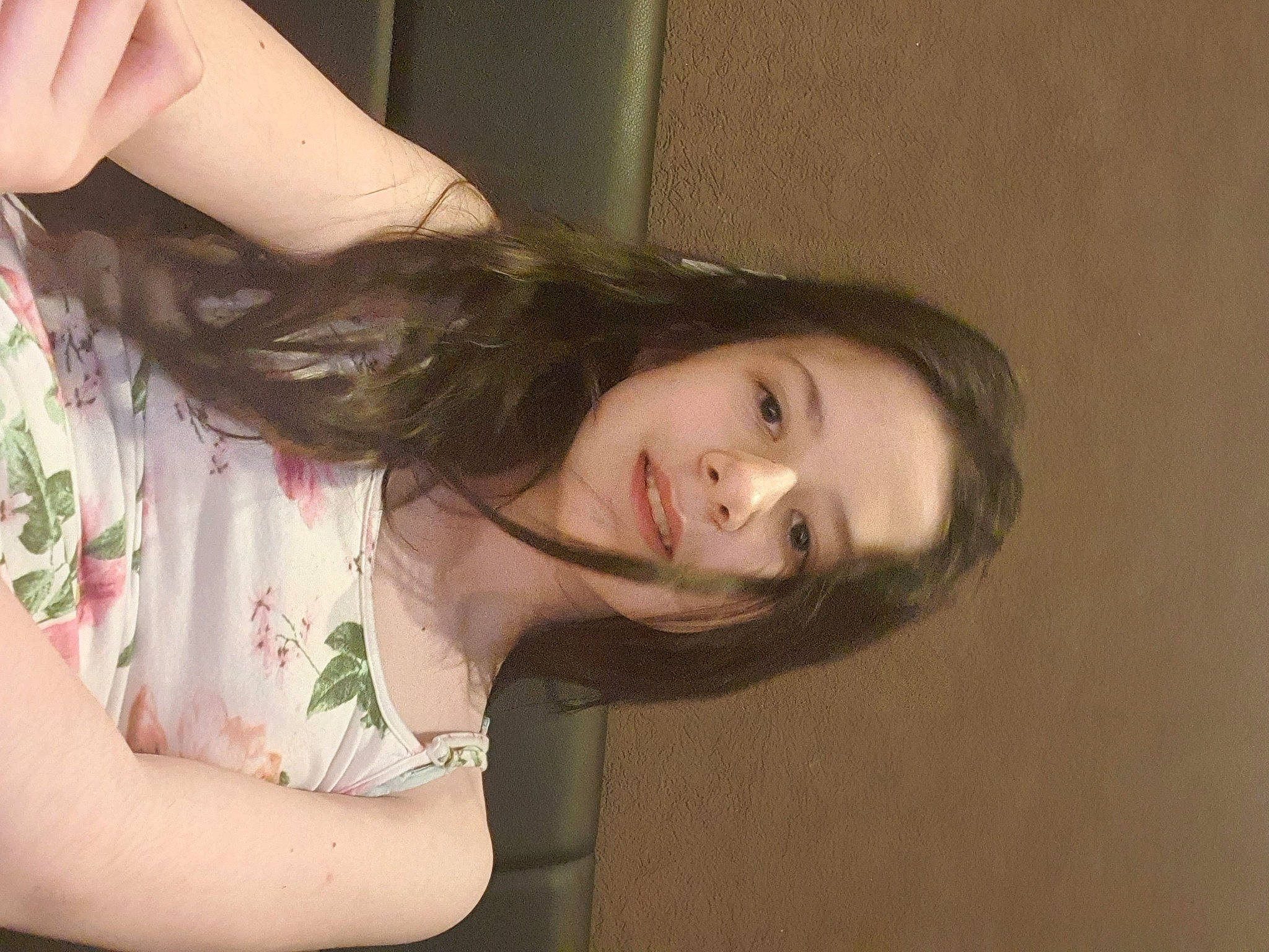 Sophia a rejoint le concours — aidez-le/la à gagner de superbes lots ! chin, ear, elbow, eyebrow, eyelash, facial_expression, flash_photography, happy, human_body, iris, jaw, joint, lip, mouth, muscle, neck, nose, person, shoulder, skin