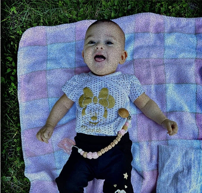 Clara a rejoint le concours — aidez-le/la à gagner de superbes lots ! baby, baby_products, baby_toddler_clothing, child, doll, electric_blue, eye, grass, happy, linens, mammal, pattern, person, purple, sitting, sleeve, smile, textile, toddler, toy