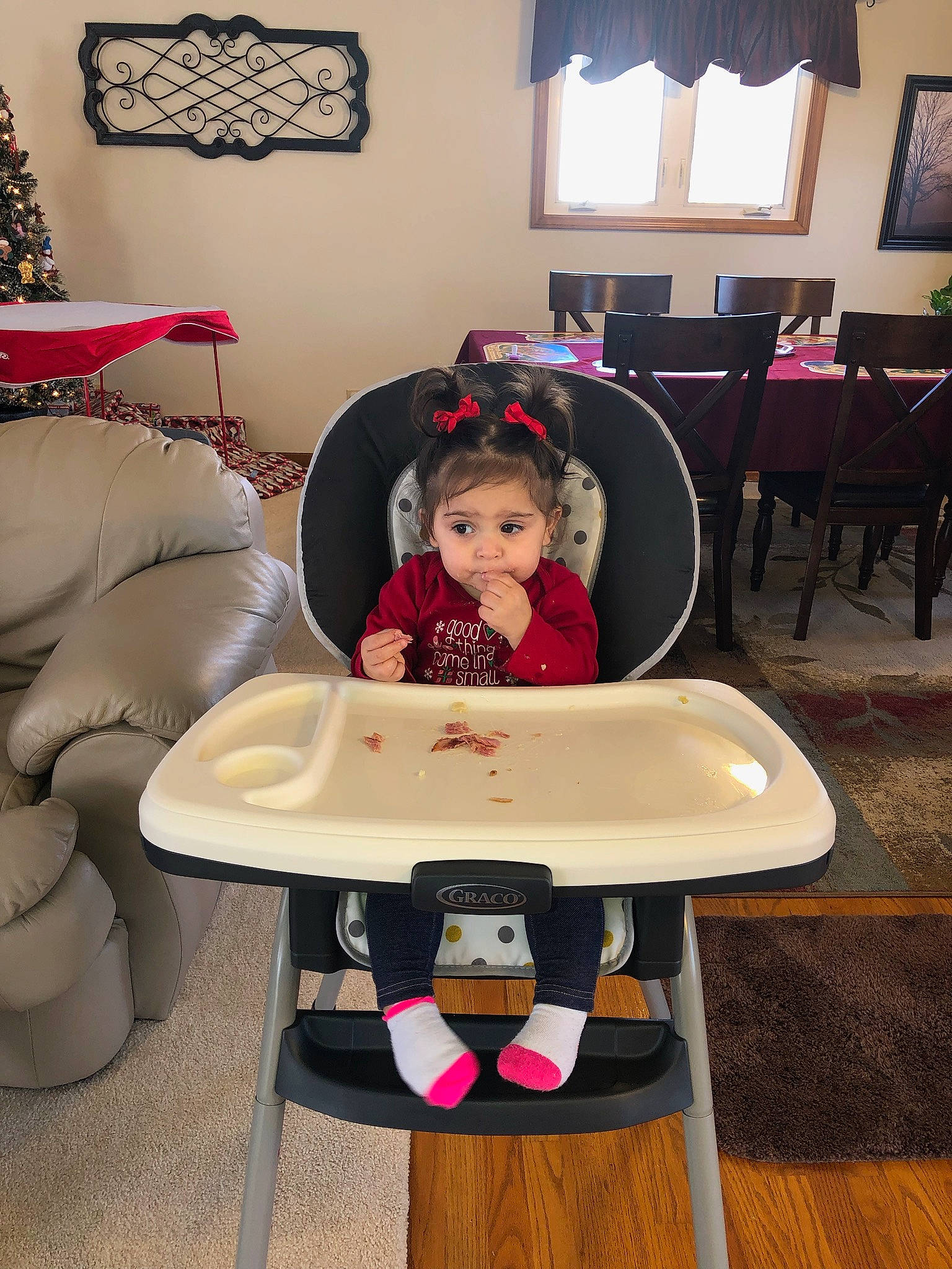 Hayven  is registered to the contest to win money with this photo: chair, child, furniture, person, pink, room, table, toddler