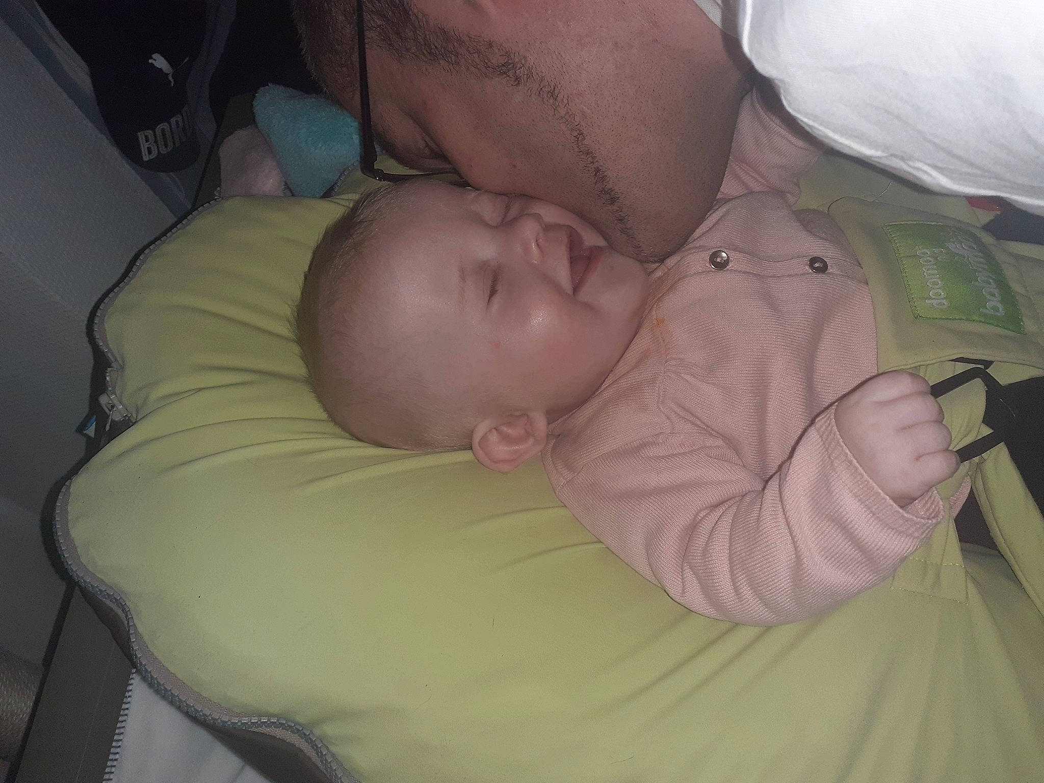 Zoélyne a rejoint le concours — aidez-le/la à gagner de superbes lots ! baby, baby_products, baby_sleeping, baby_toddler_clothing, bedtime, cheek, child, comfort, ear, eye, eyebrow, head, human_body, iris, linens, mouth, nap, nose, person, sleep