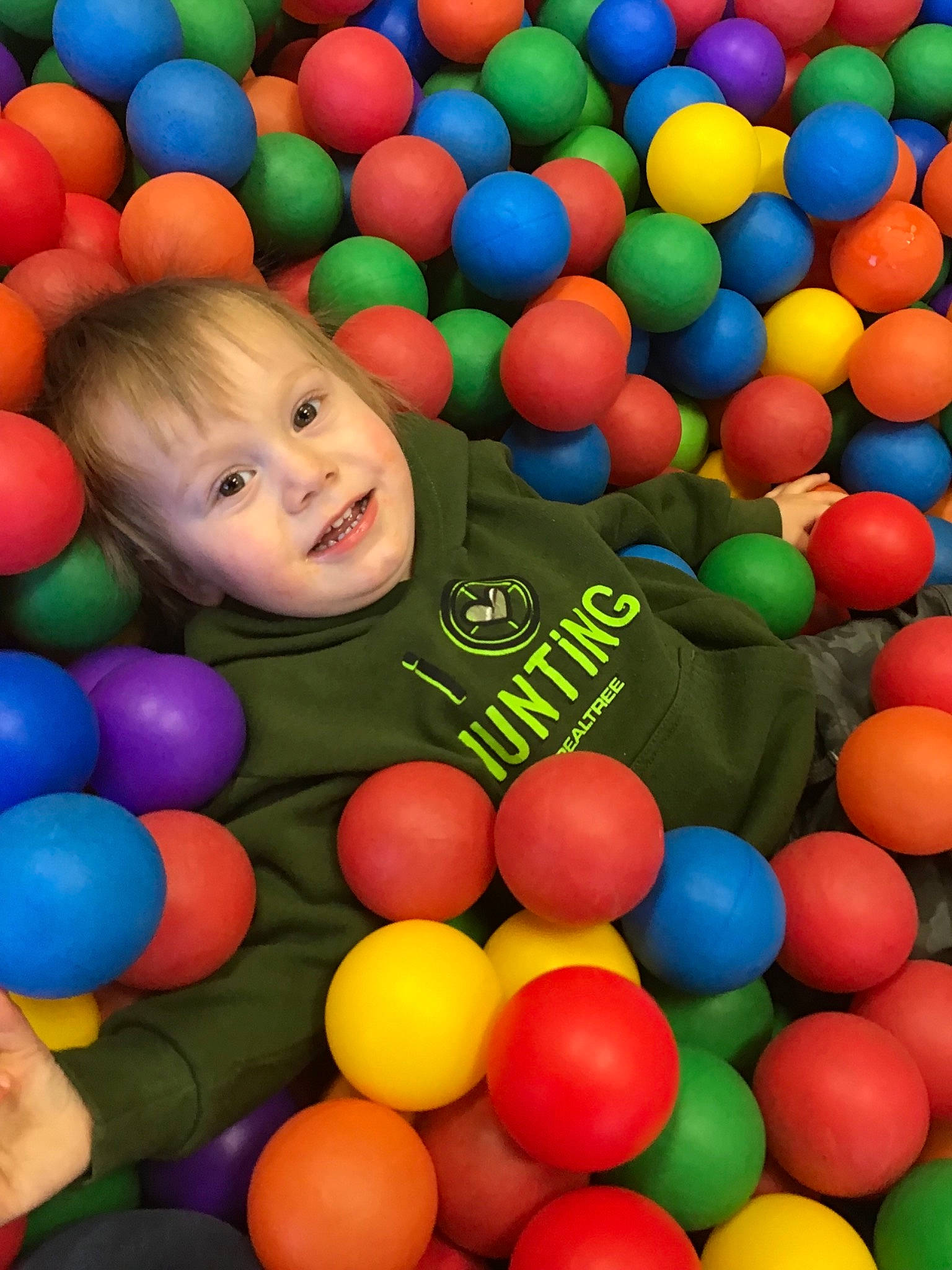 Graisyn is registered to the contest to win money with this photo: ball, ball_pit, bouncy_ball, child, person, play, toddler, toy