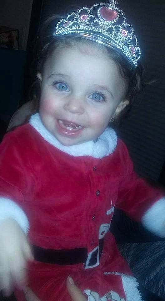 Maëlya a rejoint le concours — aidez-le/la à gagner de superbes lots ! baby, baby_toddler_clothing, cheek, child, child_model, costume, costume_accessory, costume_hat, embellishment, eye, fashion_accessory, hair_accessory, headband, headgear, headpiece, iris, joy, lip, organ, person