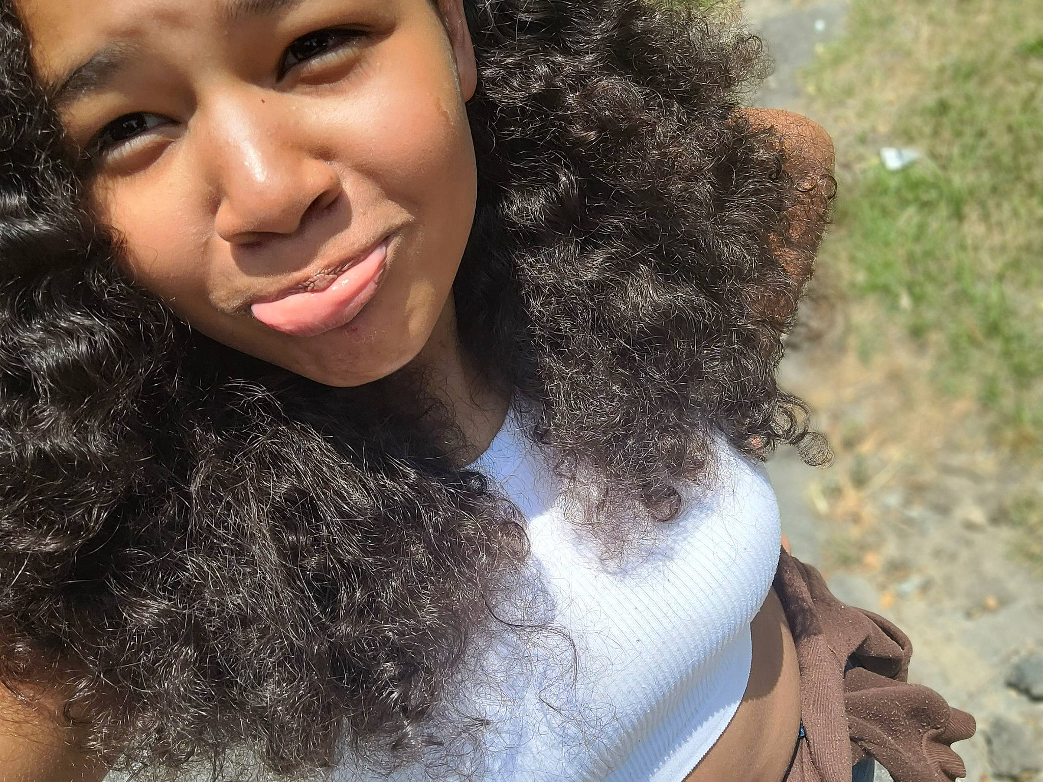 Kalise is registered to the contest to win money with this photo: beard, beauty, black_hair, cool, eye, eyebrow, eyelash, forehead, gesture, happy, head, jheri_curl, joy, lip, long_hair, neck, nose, person, ringlet, selfie