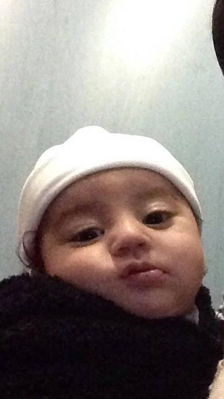 Ilyes a rejoint le concours — aidez-le/la à gagner de superbes lots ! cap, cheek, close_up, cloud, ear, eyelash, facial_hair, fur, happy, headgear, headwear, knit_cap, lip, mouth, nose, person, selfie, skin, sky, smile