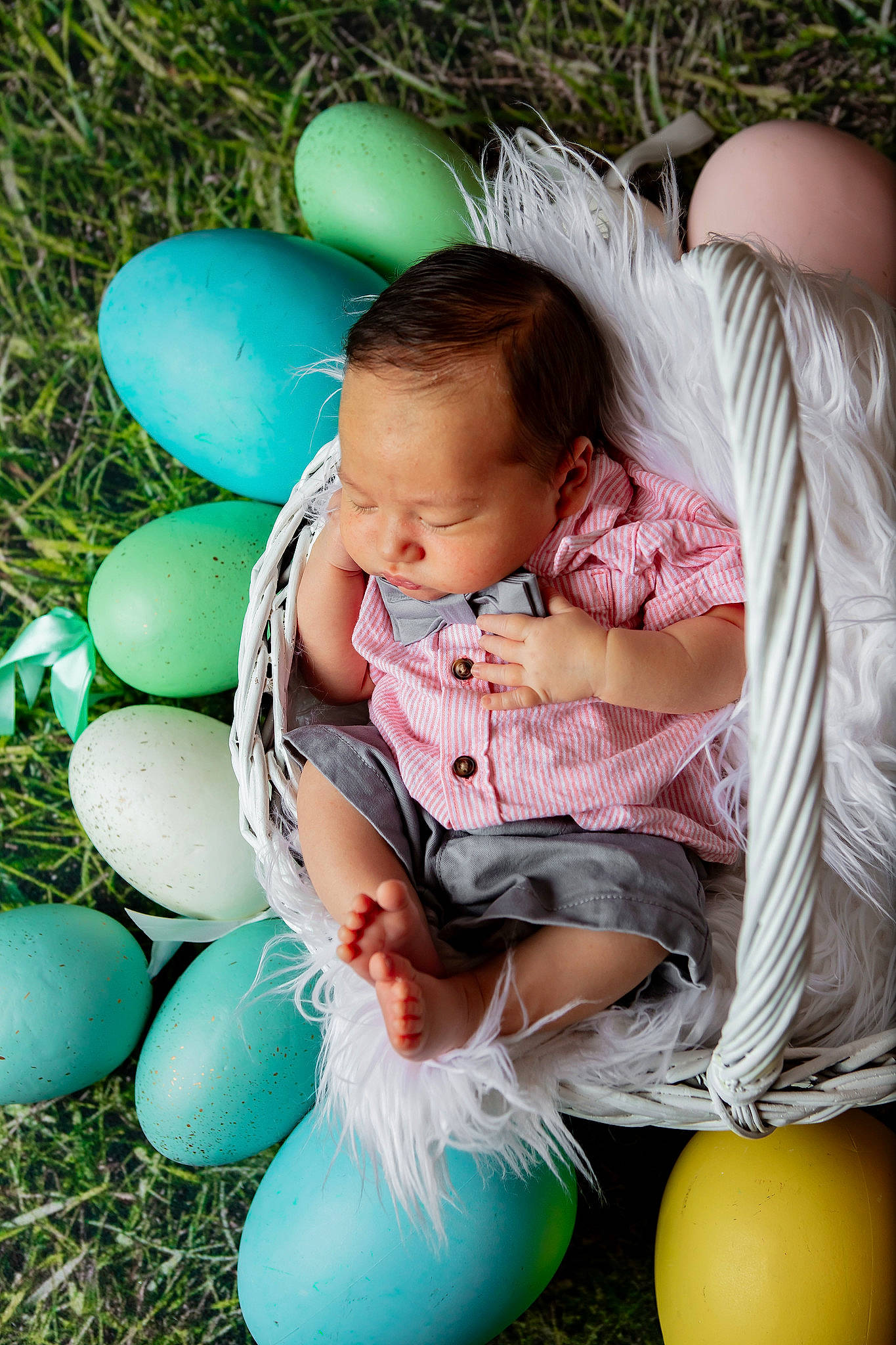 Colton joined the competition — help win amazing prizes! baby, ball, balloon, beauty, child, facial_expression, fun, grass, green, happy, head, human_body, leg, leisure, mammal, people, people_in_nature, person, recreation, thigh