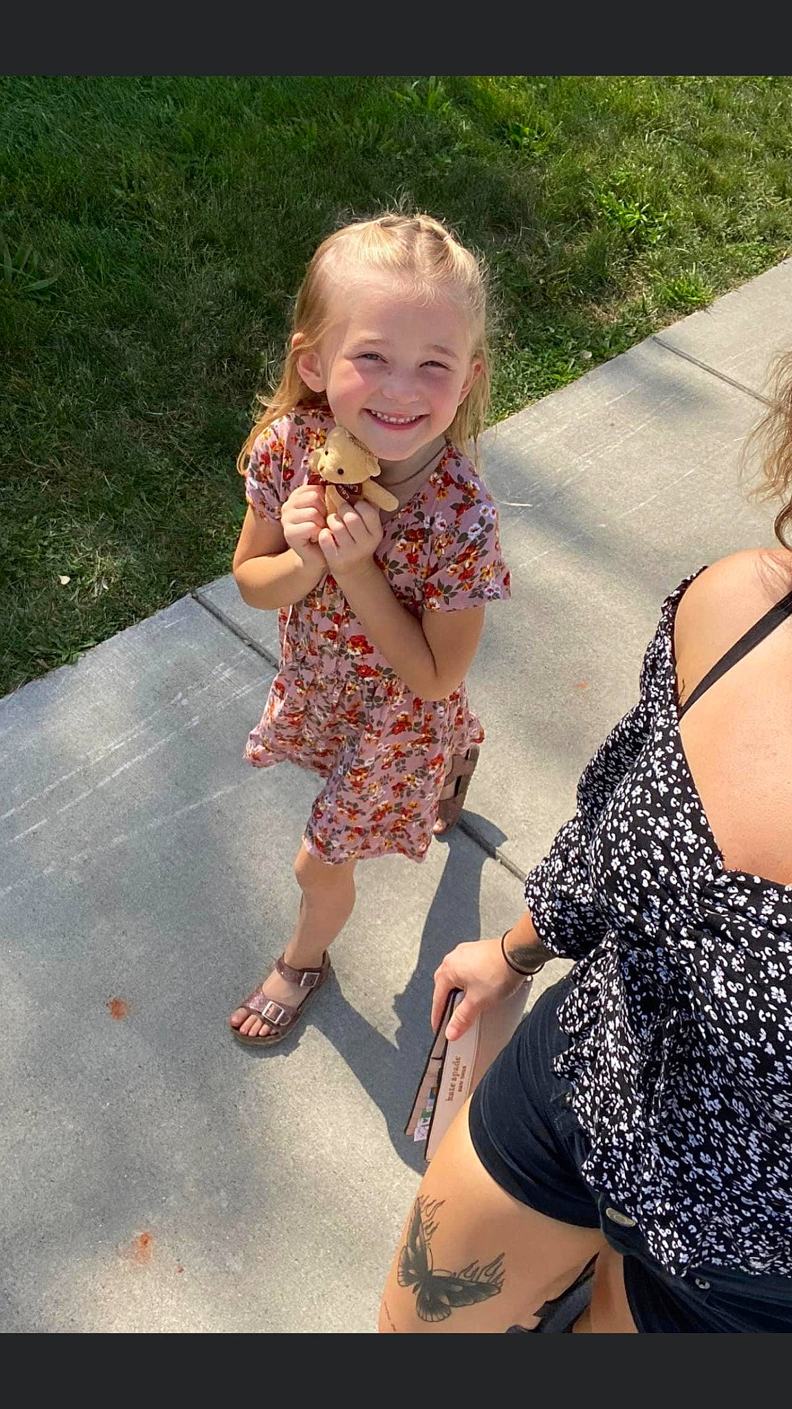 Kenleigh joined the competition — help win amazing prizes! arm, cool, eye, face, finger, gesture, grass, hair, hand, happy, human_body, interaction, joint, joy, people_in_nature, person, shoulder, smile, standing, thigh