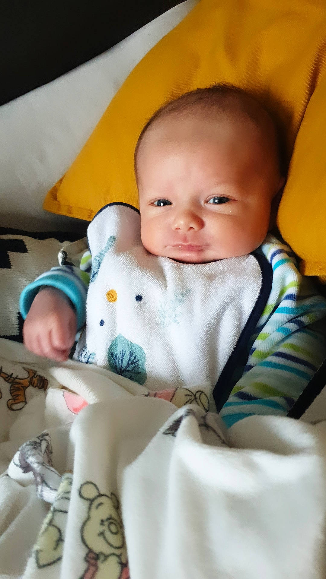 Malhone a rejoint le concours — aidez-le/la à gagner de superbes lots ! baby, baby_products, baby_safety, baby_toddler_clothing, cheek, child, comfort, linens, person, product, skin, toddler