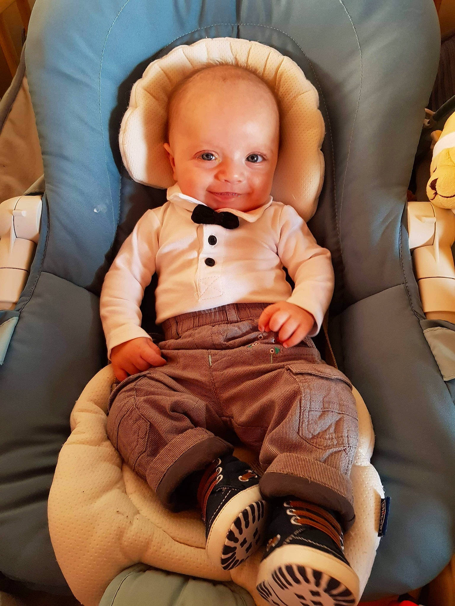 Télio participe au concours pour gagner de l'argent avec cette photo : baby, baby_in_car_seat, car_seat, child, comfort, doll, head, person, sitting, toddler, toy