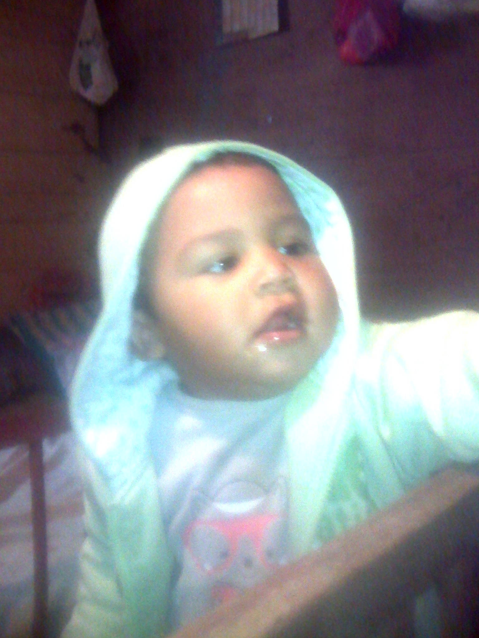 Denis participe au concours pour gagner de l'argent avec cette photo : beauty, black_hair, cheek, child, chin, day, eye, eyebrow, face, forehead, fun, girl, head, infant, mouth, nose, person, pink, skin, smile