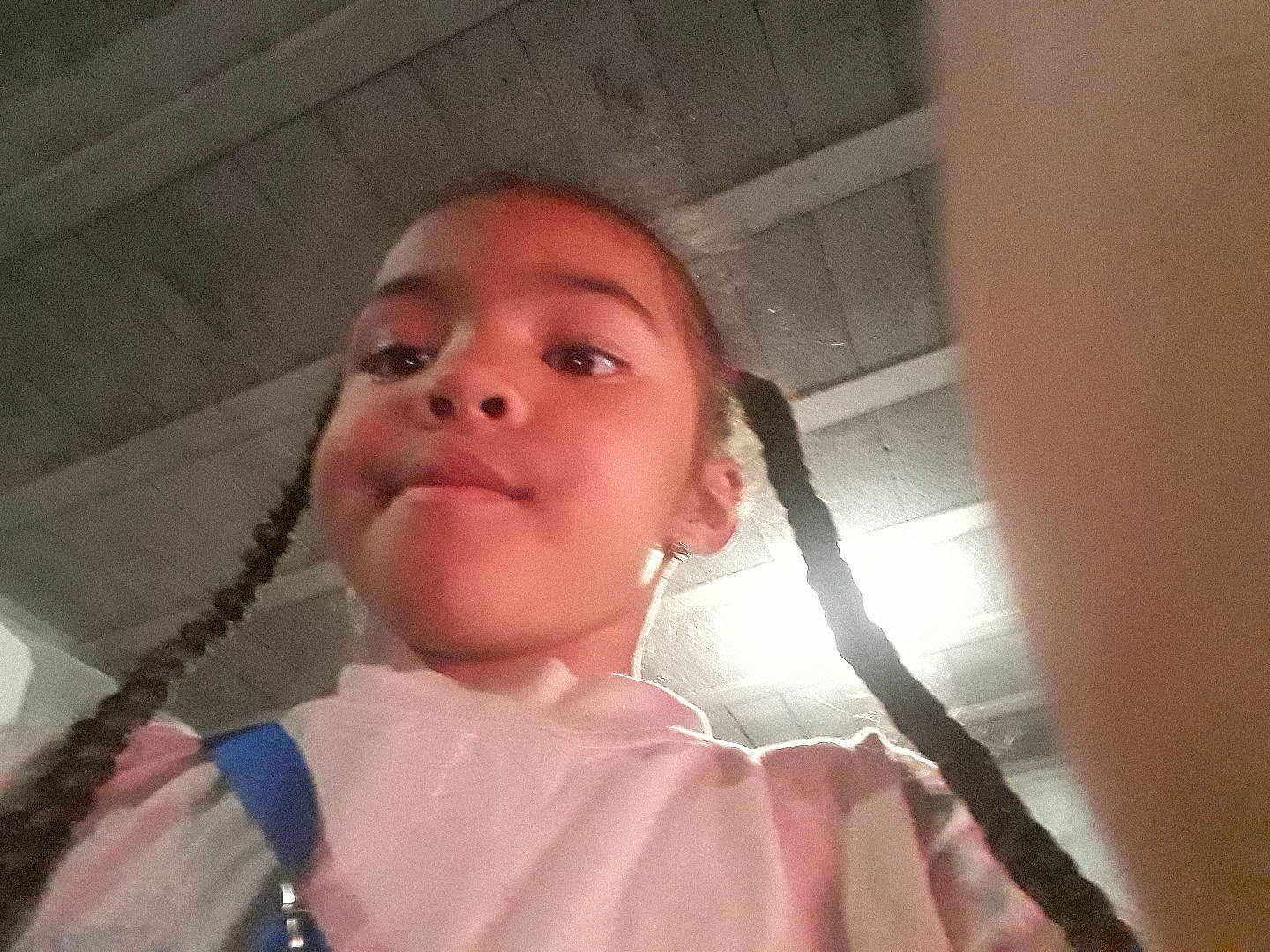 Valérie a rejoint le concours — aidez-le/la à gagner de superbes lots ! cheek, child, chin, ear, eye, eyebrow, face, finger, forehead, fun, hand, head, human_hair_color, infant, lip, mouth, neck, nose, person, skin