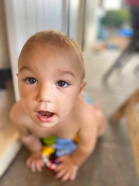 Aaron a rejoint le concours — aidez-le/la à gagner de superbes lots ! baby, bathing, cheek, chest, eye, eyebrow, eyelash, finger, flooring, happy, iris, leisure, lip, mouth, nail, nose, person, skin, smile, thumb