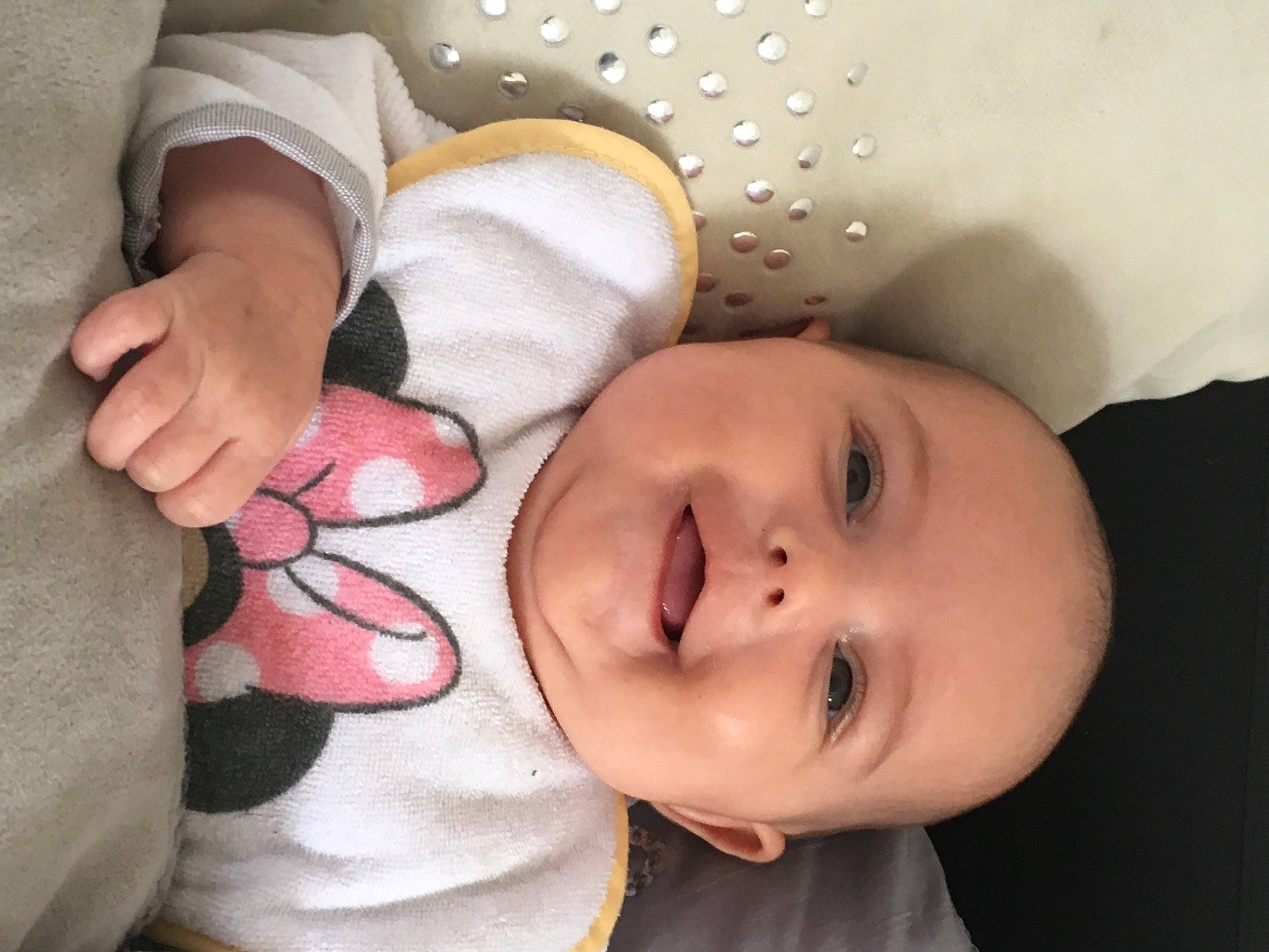 Victoire a rejoint le concours — aidez-le/la à gagner de superbes lots ! baby, baby_sleeping, beauty, cheek, child, ear, finger, gesture, hand, happy, joy, lip, mouth, nose, person, pink, product, skin, smile, toddler