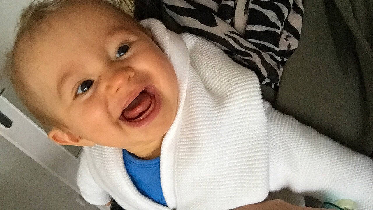 Ethan a rejoint le concours — aidez-le/la à gagner de superbes lots ! baby, baby_laughing, cheek, child, chin, eye, face, facial_expression, gesture, happy, head, laugh, lip, mouth, nose, organ, person, skin, smile, toddler