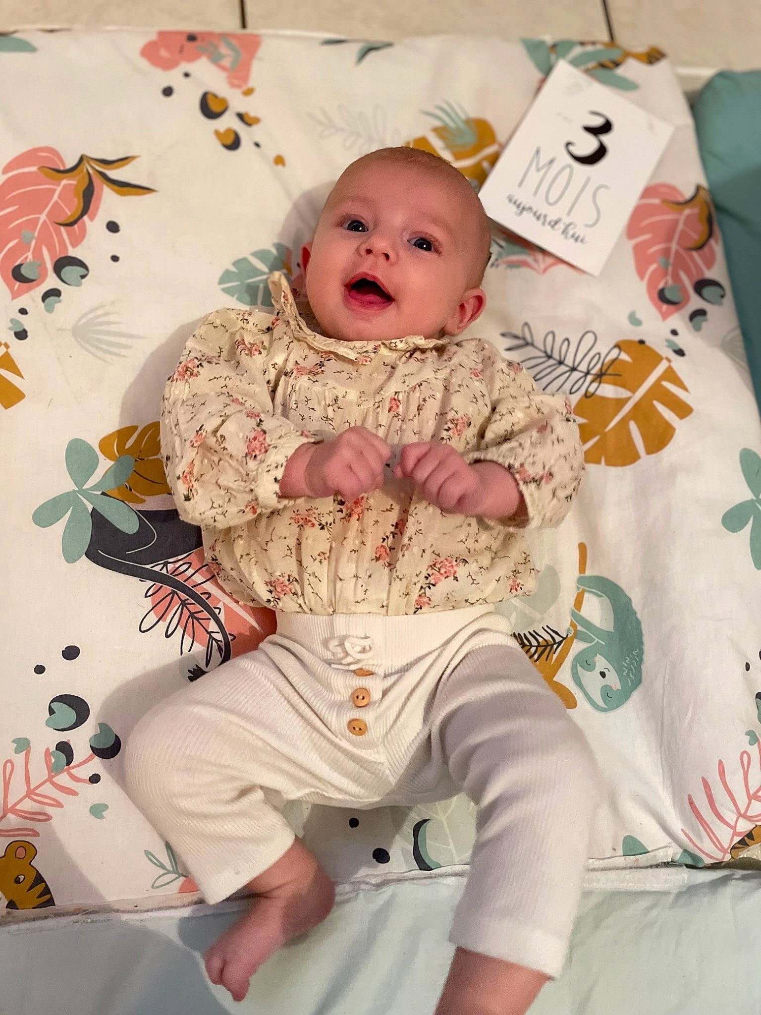 Giuseppa a rejoint le concours — aidez-le/la à gagner de superbes lots ! baby, baby_products, baby_toddler_clothing, child, comfort, dress, event, eye, fun, happy, head, linens, pattern, person, pink, sitting, skin, sleeve, smile, textile