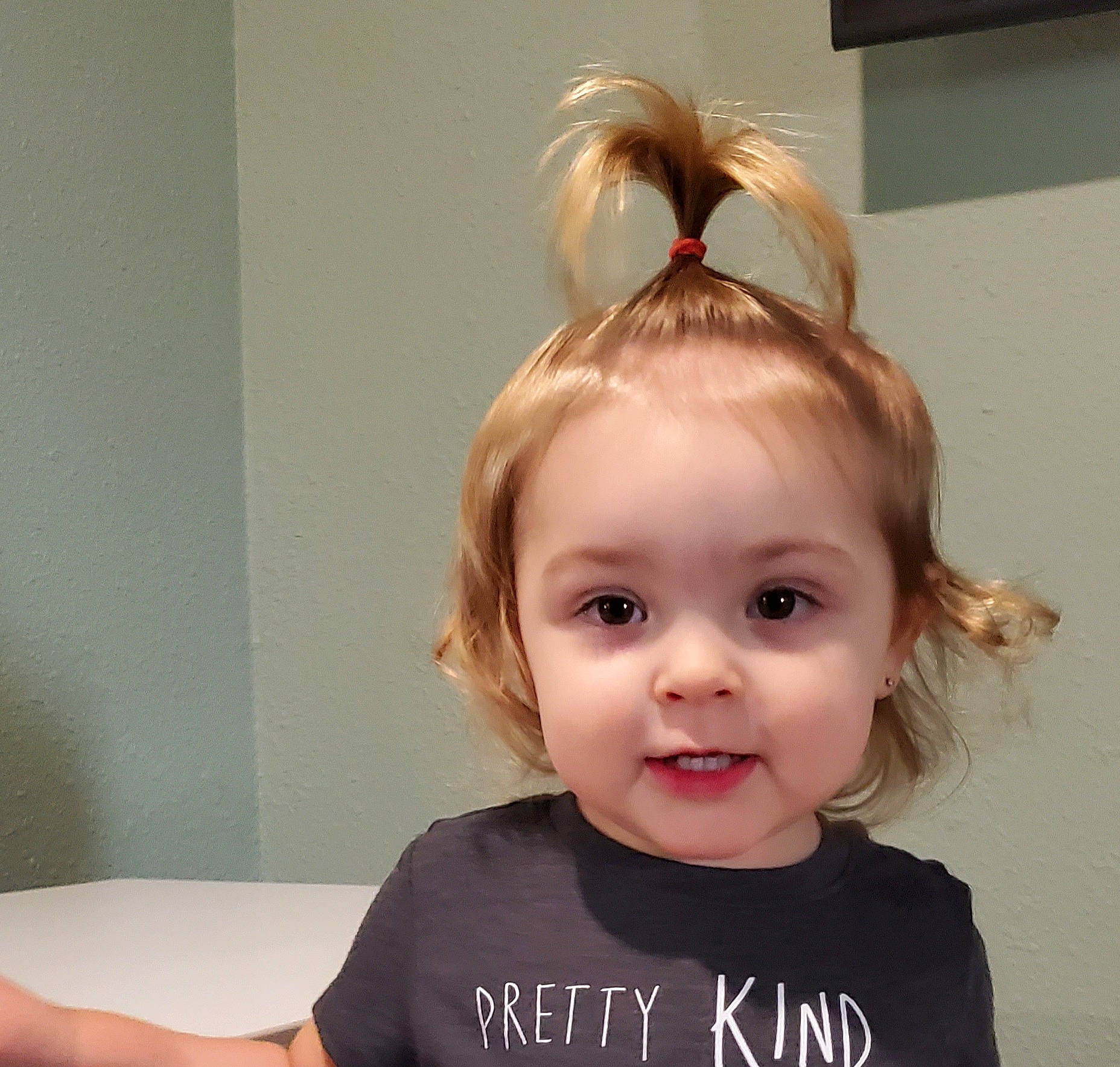 Aria is registered to the contest to win money with this photo: blond, brown_hair, cheek, child, chin, ear, eye, face, fashion_accessory, forehead, hair, hair_accessory, hair_coloring, hair_tie, hairstyle, head, lip, neck, organ, person