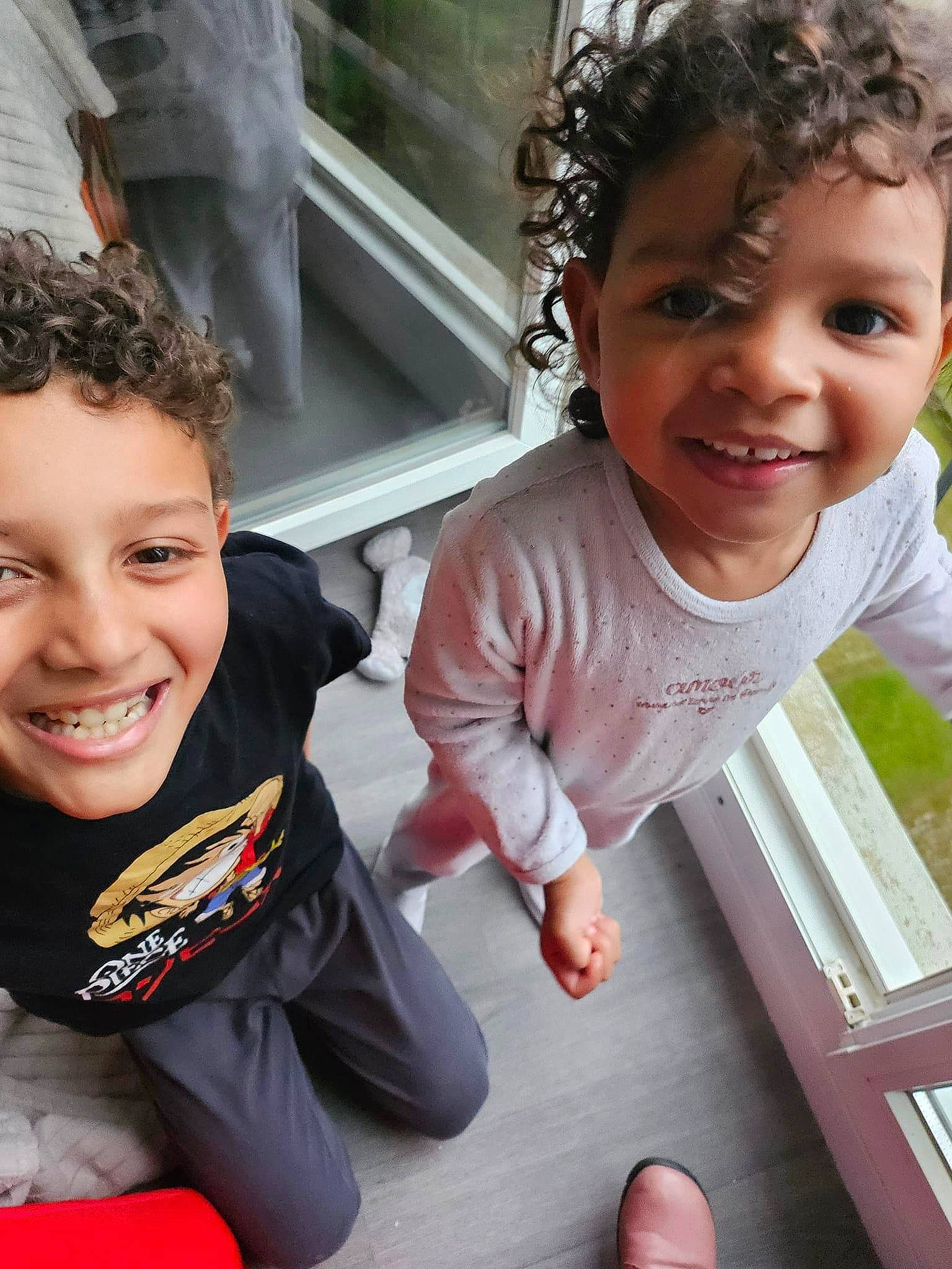 Letty a rejoint le concours — aidez-le/la à gagner de superbes lots ! baby_toddler_clothing, cheek, cool, eye, face, gesture, hair, hairstyle, happy, head, joy, lip, mouth, nose, person, plant, skin, sleeve, smile, standing