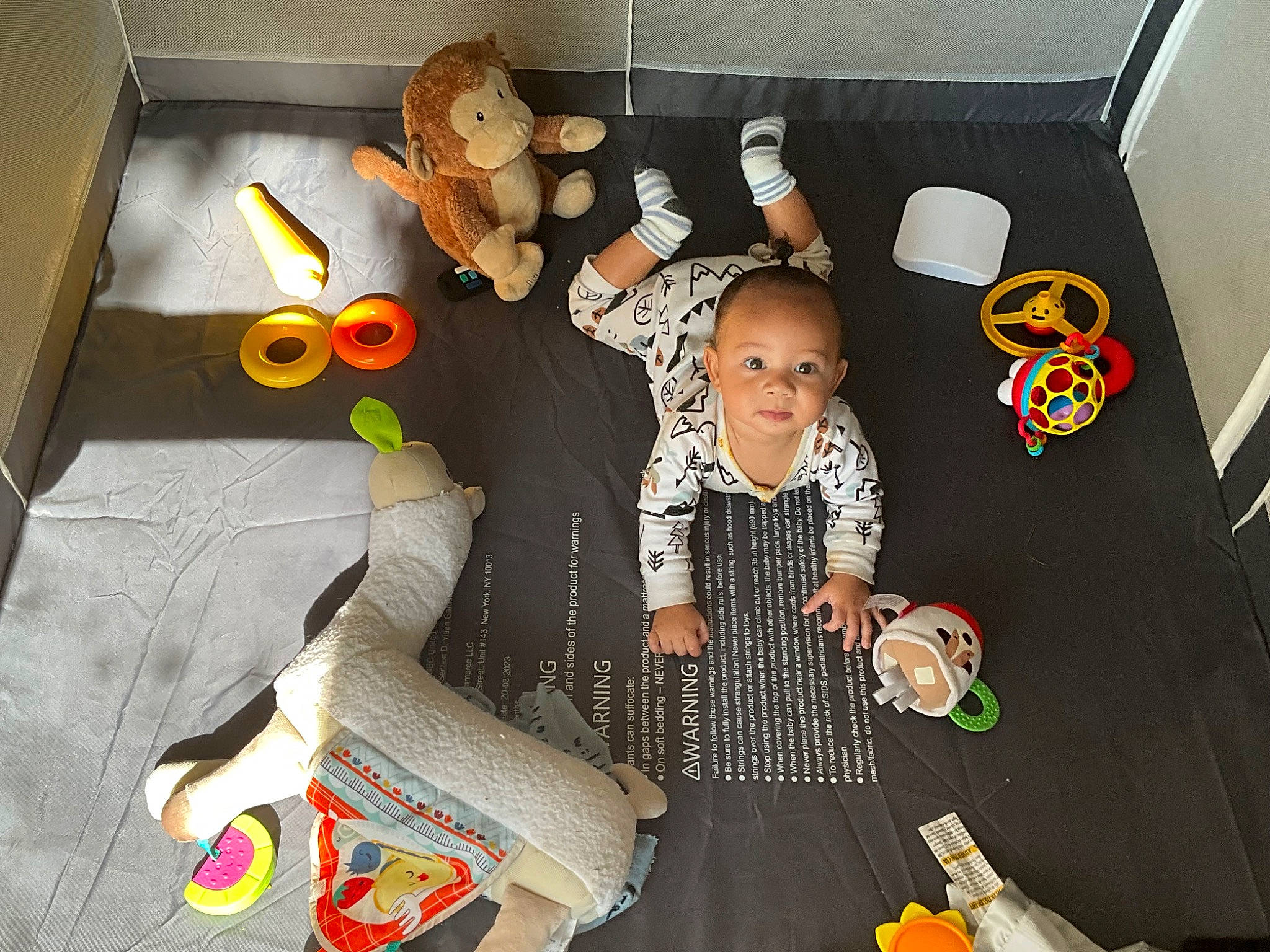 Lj is registered to the contest to win money with this photo: animation, art, child, costume, couch, event, eyewear, fashion_design, fun, gesture, hat, orange, pattern, person, room, stuffed_toy, textile, toy, visual_arts, yellow