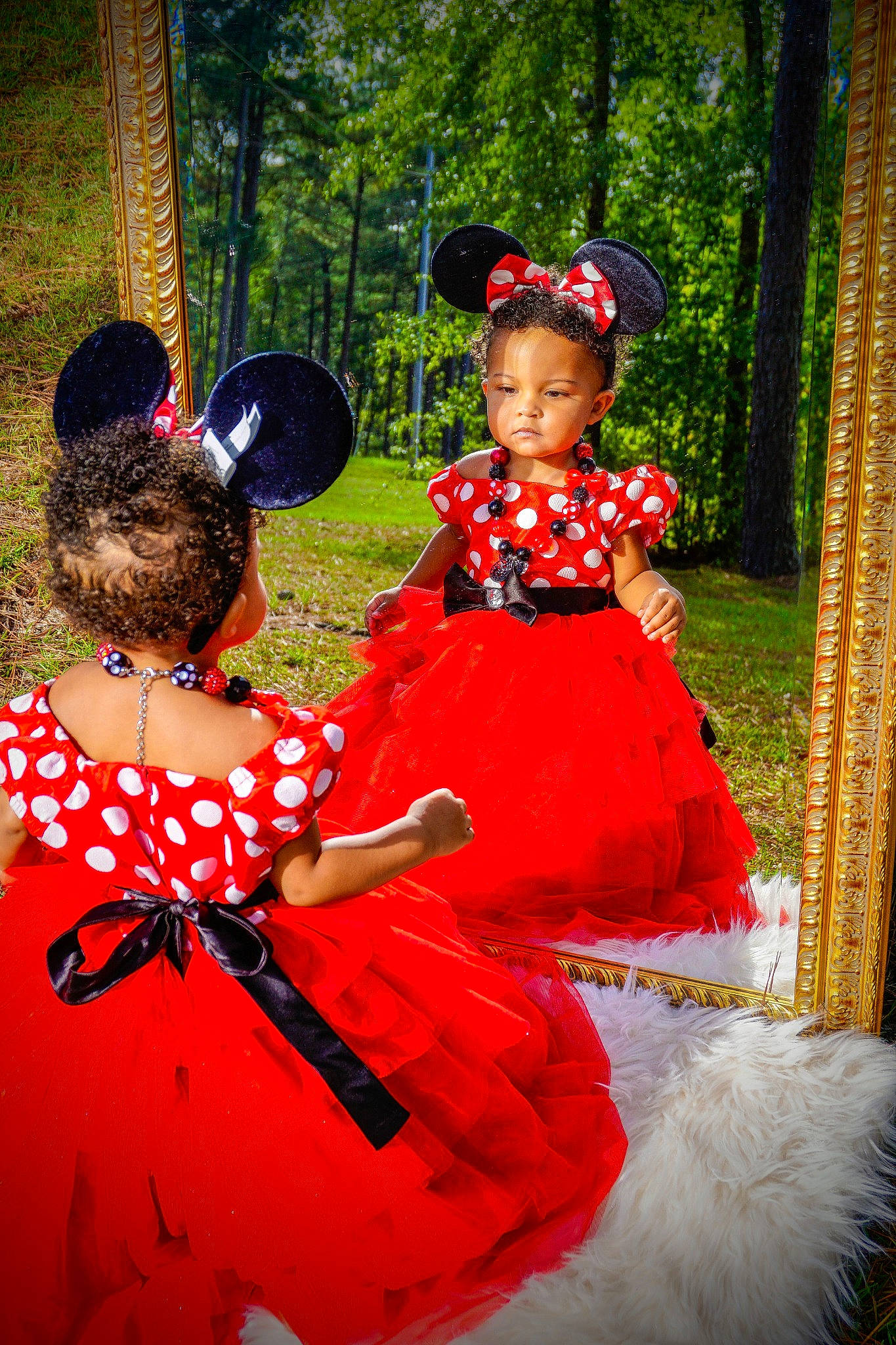 Maddelyn is registered to the contest to win money with this photo: child, costume, dress, hair_accessory, person, red, tradition
