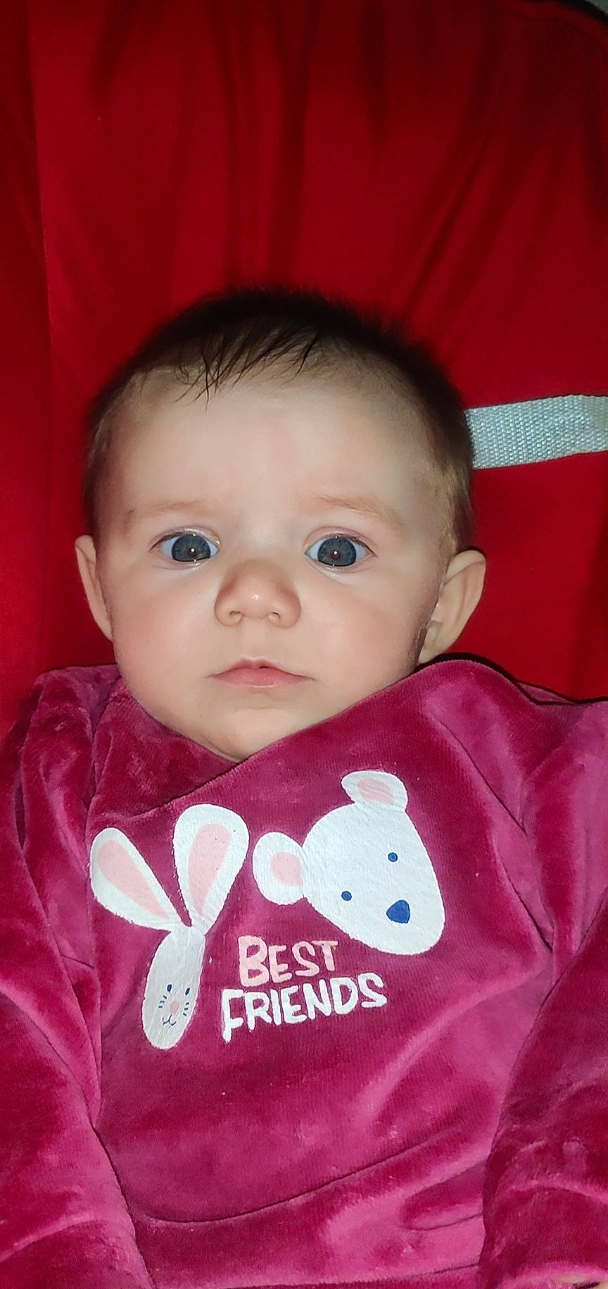 Lévana participe au concours pour gagner de l'argent avec cette photo : baby, baby_toddler_clothing, beauty, cheek, chin, eyebrow, eyelash, face, happy, iris, lip, nose, organ, outerwear, person, pink, red, skin, sleeve, textile