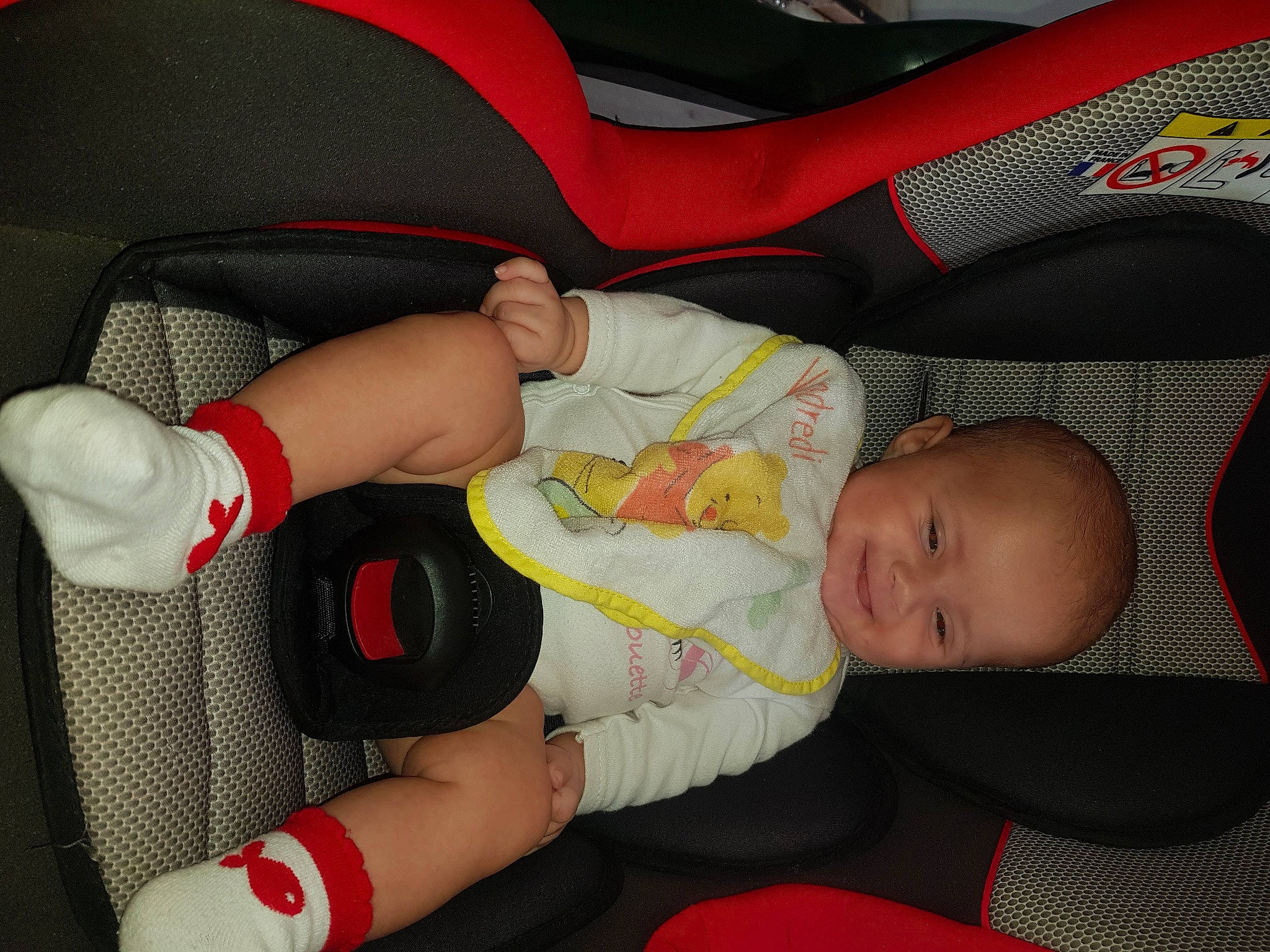 Mia a rejoint le concours — aidez-le/la à gagner de superbes lots ! baby, baby_carriage, baby_in_car_seat, baby_products, car_seat, child, comfort, joy, lap, person, product, sleep, toddler