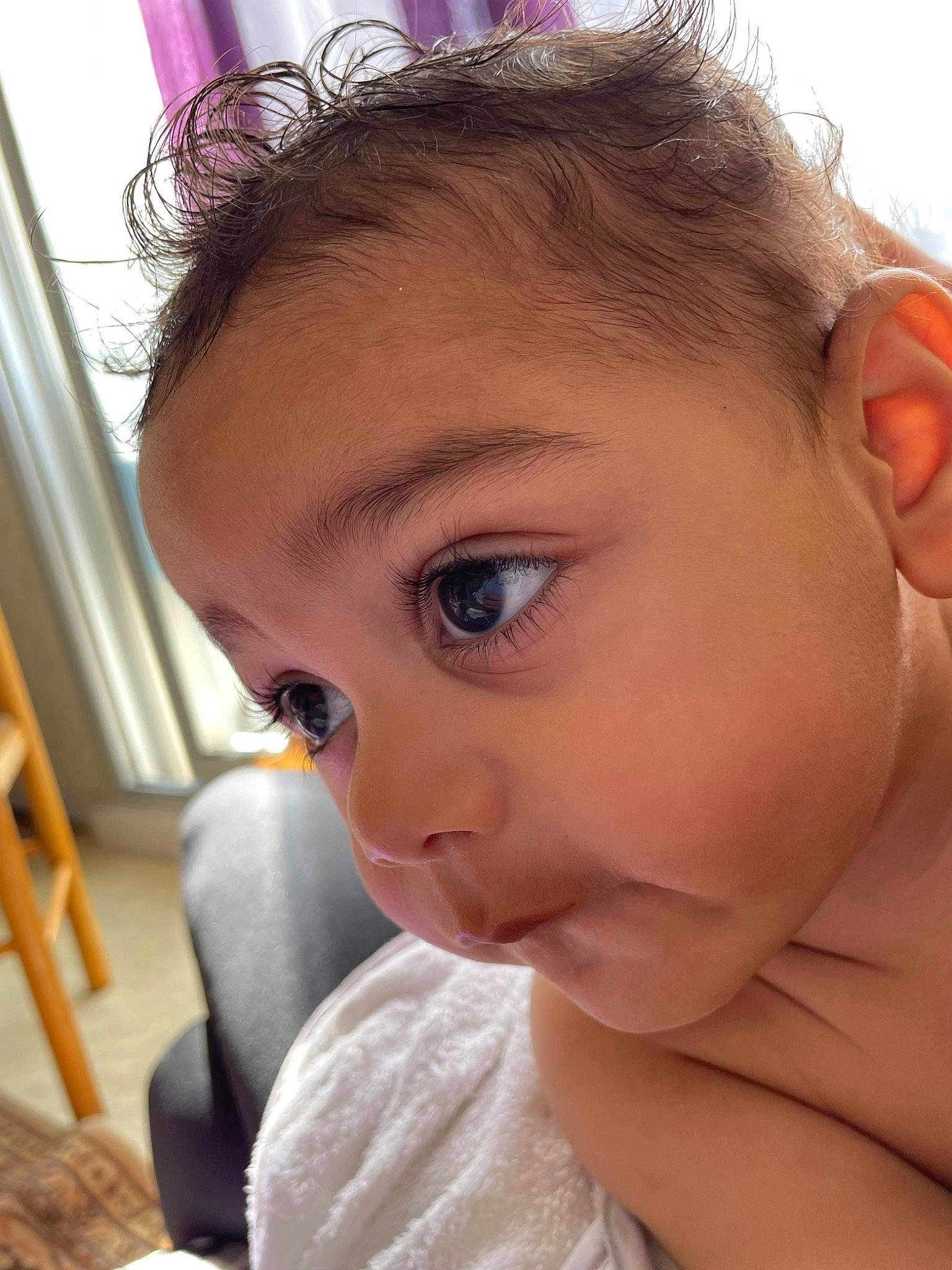 Amir a rejoint le concours — aidez-le/la à gagner de superbes lots ! baby, black_hair, cheek, chin, dress, ear, eyebrow, eyelash, facial_expression, forehead, hairstyle, happy, iris, lip, mouth, neck, nose, person, pink, skin