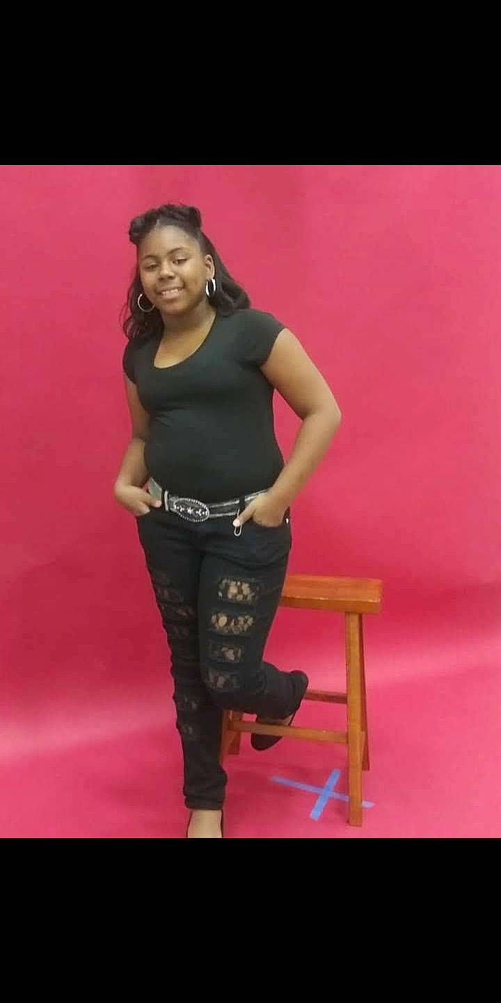 Trinitee is registered to the contest to win money with this photo: abdomen, arm, hip, human_body, human_leg, joint, joy, knee, leg, leggings, magenta, muscle, neck, person, photo_shoot, pink, shoulder, sitting, thigh, trunk
