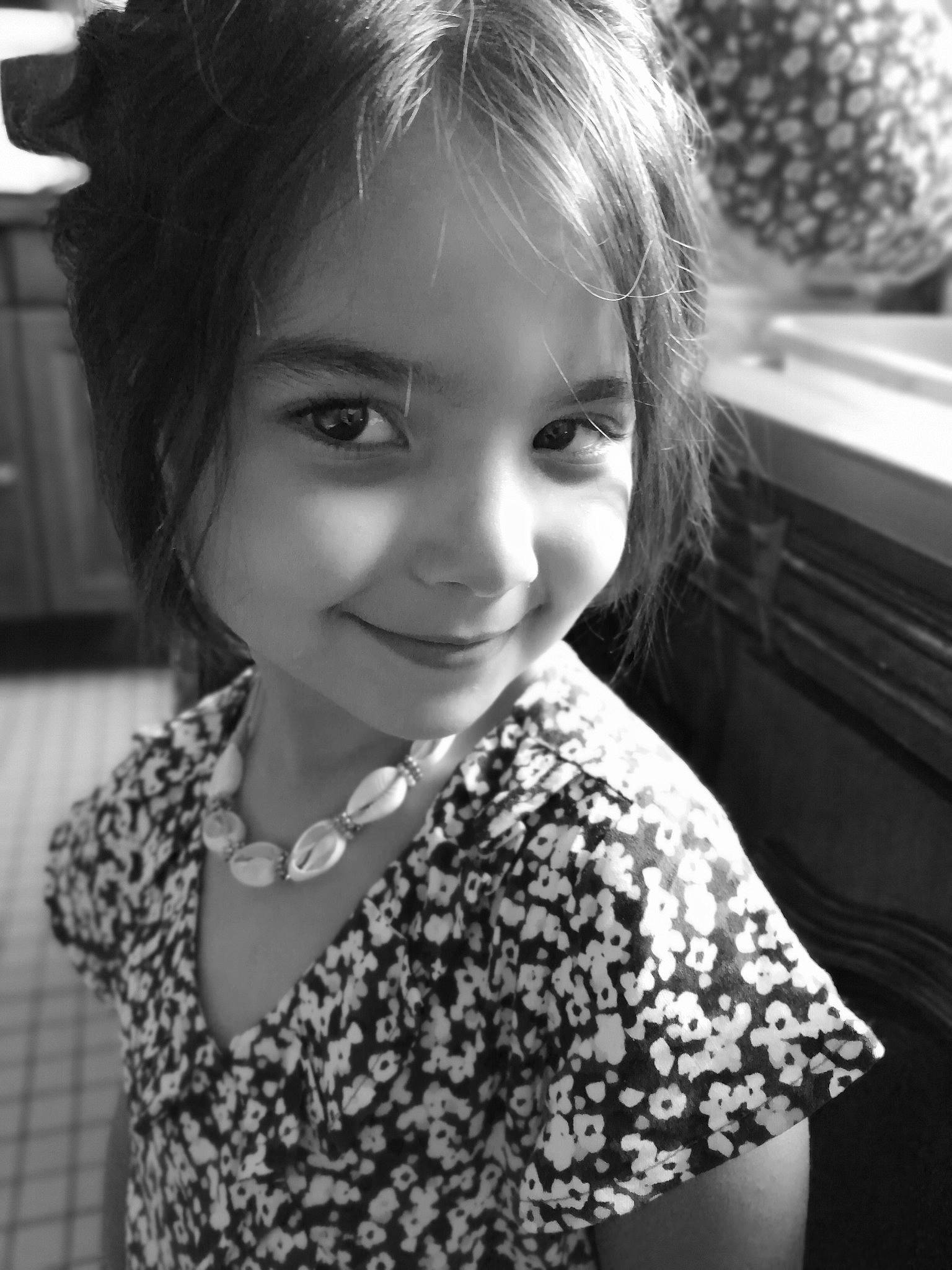 Aaliyah a rejoint le concours — aidez-le/la à gagner de superbes lots ! beauty, black, black_and_white, child, child_model, eye, face, facial_expression, hair, hairstyle, iris, joy, lip, monochrome, monochrome_photography, neck, nose, person, photography, smile