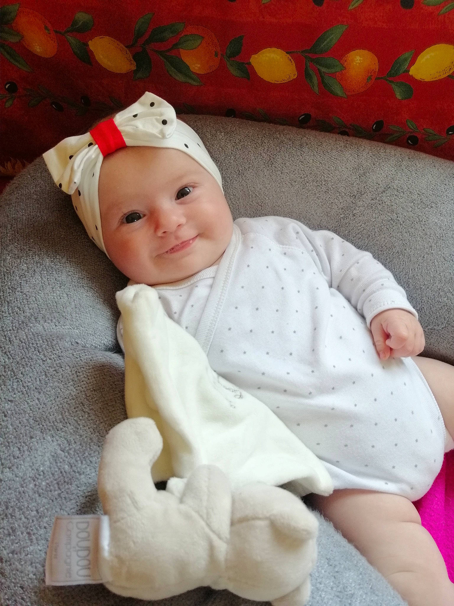 Alice a rejoint le concours — aidez-le/la à gagner de superbes lots ! baby, child, headgear, joy, person, toddler