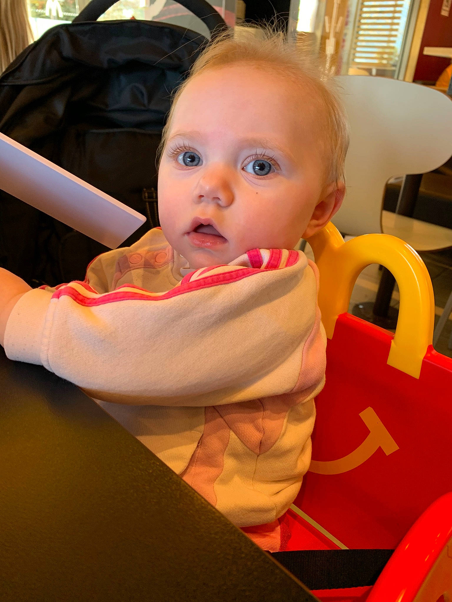 Loana participe au concours pour gagner de l'argent avec cette photo : baby, baby_carriage, baby_food, baby_products, cheek, child, eating, lip, mouth, nose, person, product, skin, toddler