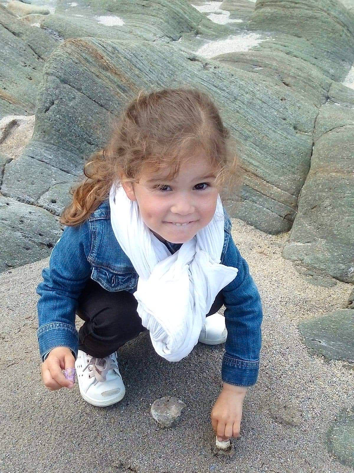 Dydy a rejoint le concours — aidez-le/la à gagner de superbes lots ! baby, child, fun, joy, person, photography, plant, play, sitting, skin, smile, toddler, vacation