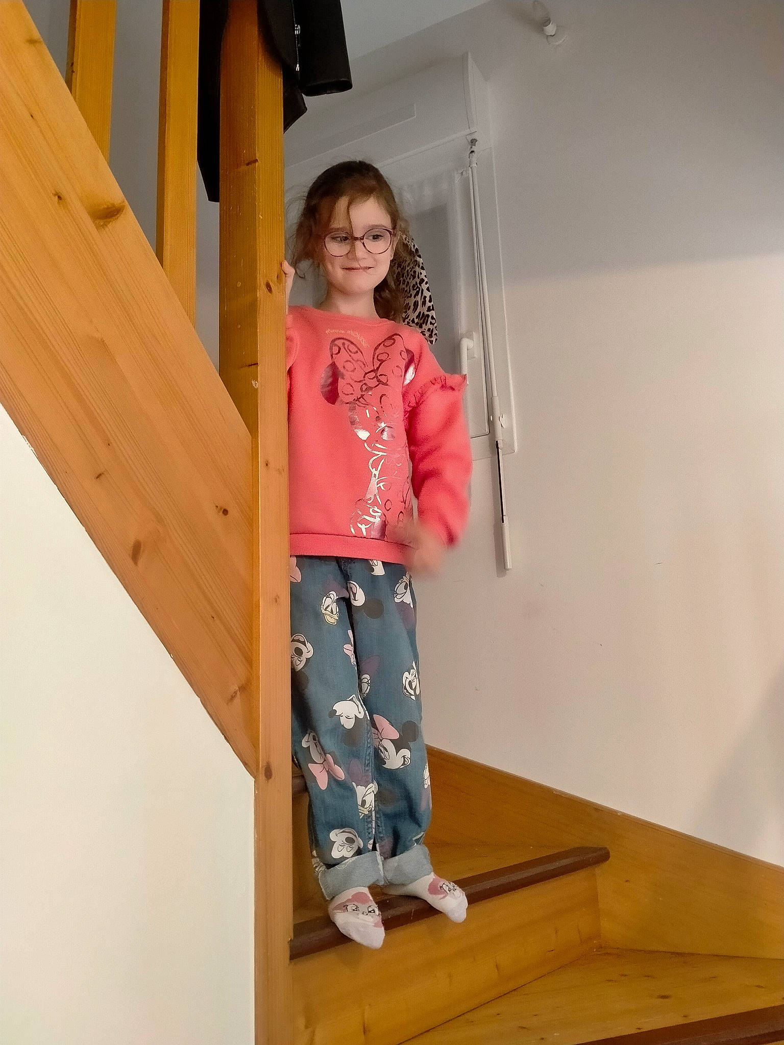 Wendy participe au concours pour gagner de l'argent avec cette photo : ceiling, child, fashion_design, flooring, handrail, hardwood, joy, magenta, pattern, peach, person, plank, plywood, room, shorts, sleeve, stairs, t_shirt, varnish, waist