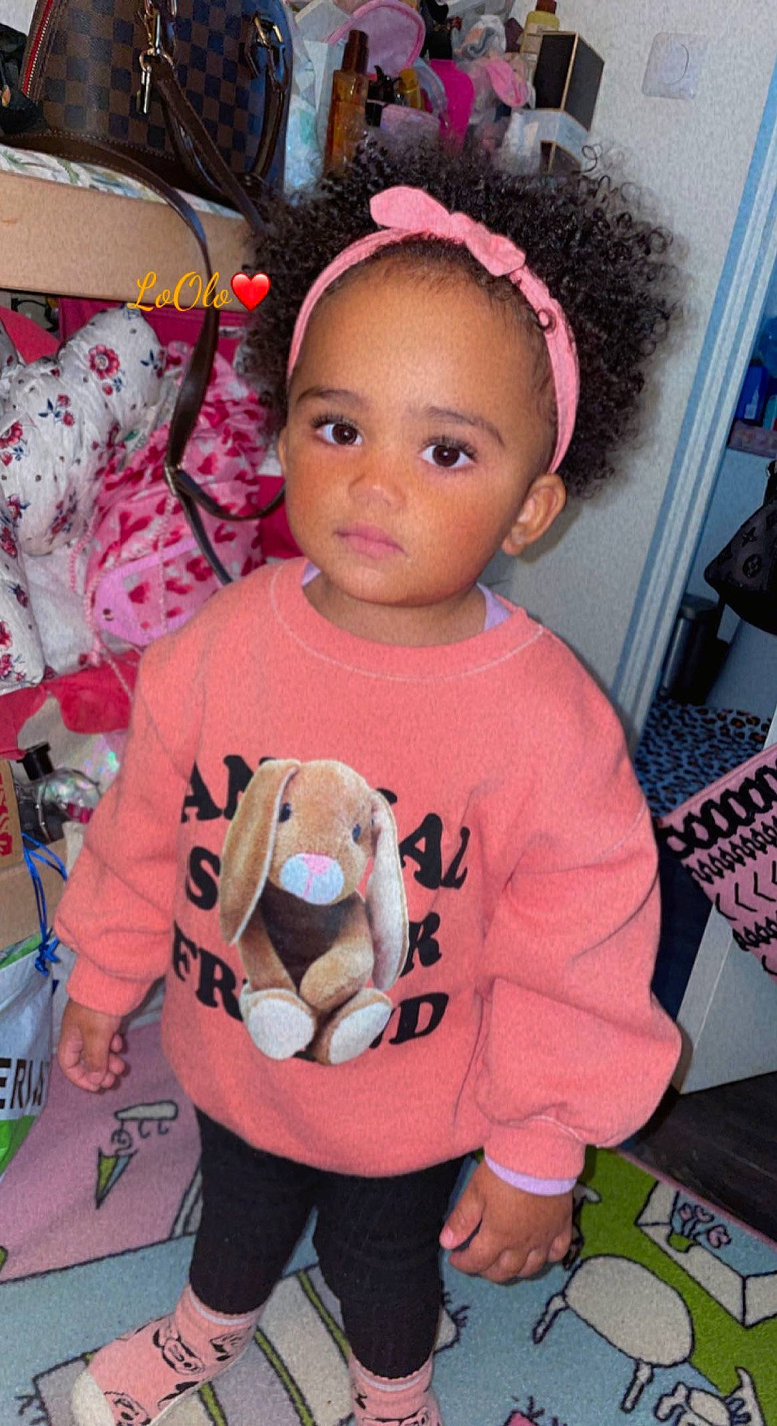 Kyra a rejoint le concours — aidez-le/la à gagner de superbes lots ! afro, ball, child, cool, doll, eyelash, football, fun, headgear, jewellery, magenta, organ, person, pink, plush, soccer, sports_equipment, stuffed_toy, t_shirt, textile