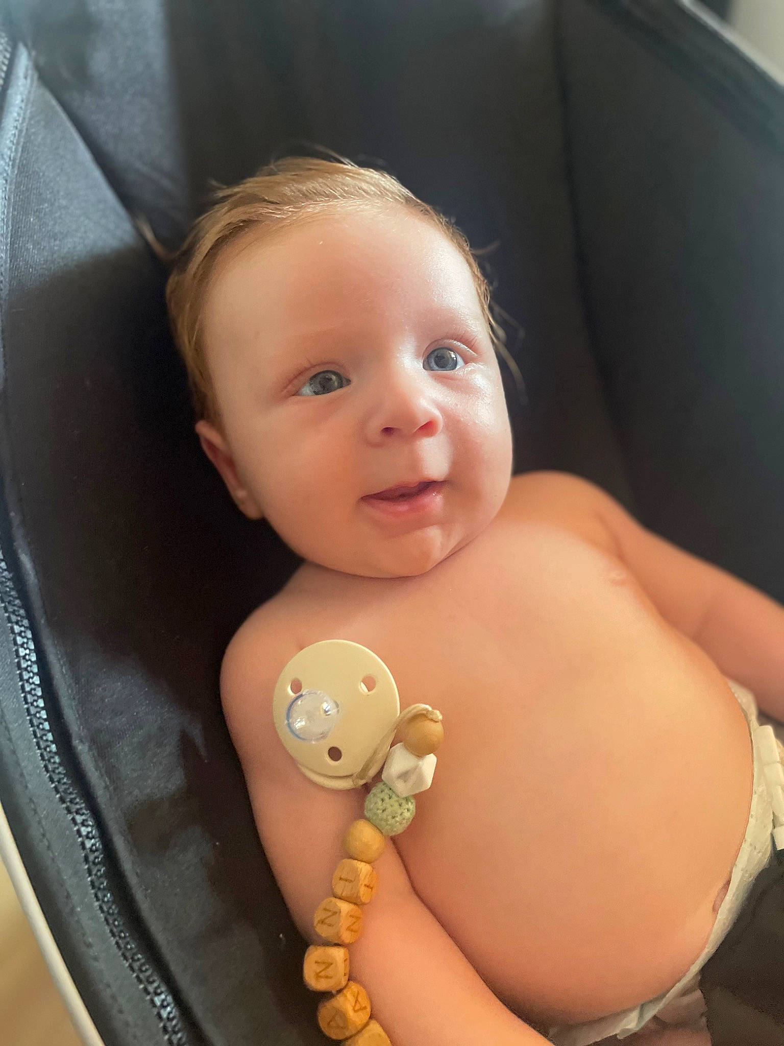 Ghjuvanni participe au concours pour gagner de l'argent avec cette photo : arm, cheek, chin, eye, eyebrow, face, hand, head, joint, leg, lip, mouth, muscle, nose, organ, person, product, shoulder, skin, smile