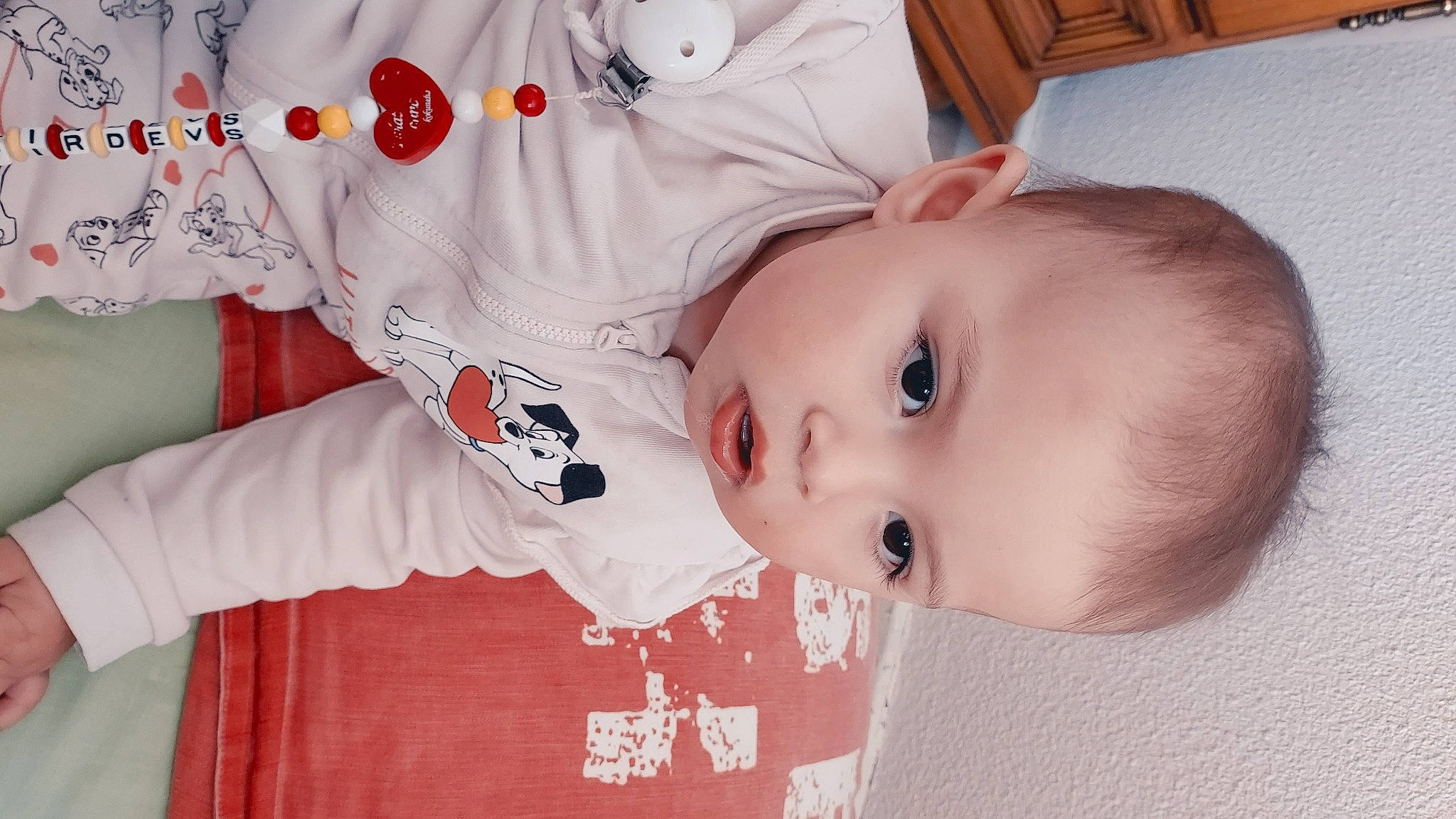 Firdevs participe au concours pour gagner de l'argent avec cette photo : baby, baby_products, baby_toddler_clothing, carmine, cheek, child, comfort, eye, eyelash, happy, lip, mouth, nose, pattern, person, room, skin, sleeve, toddler, white