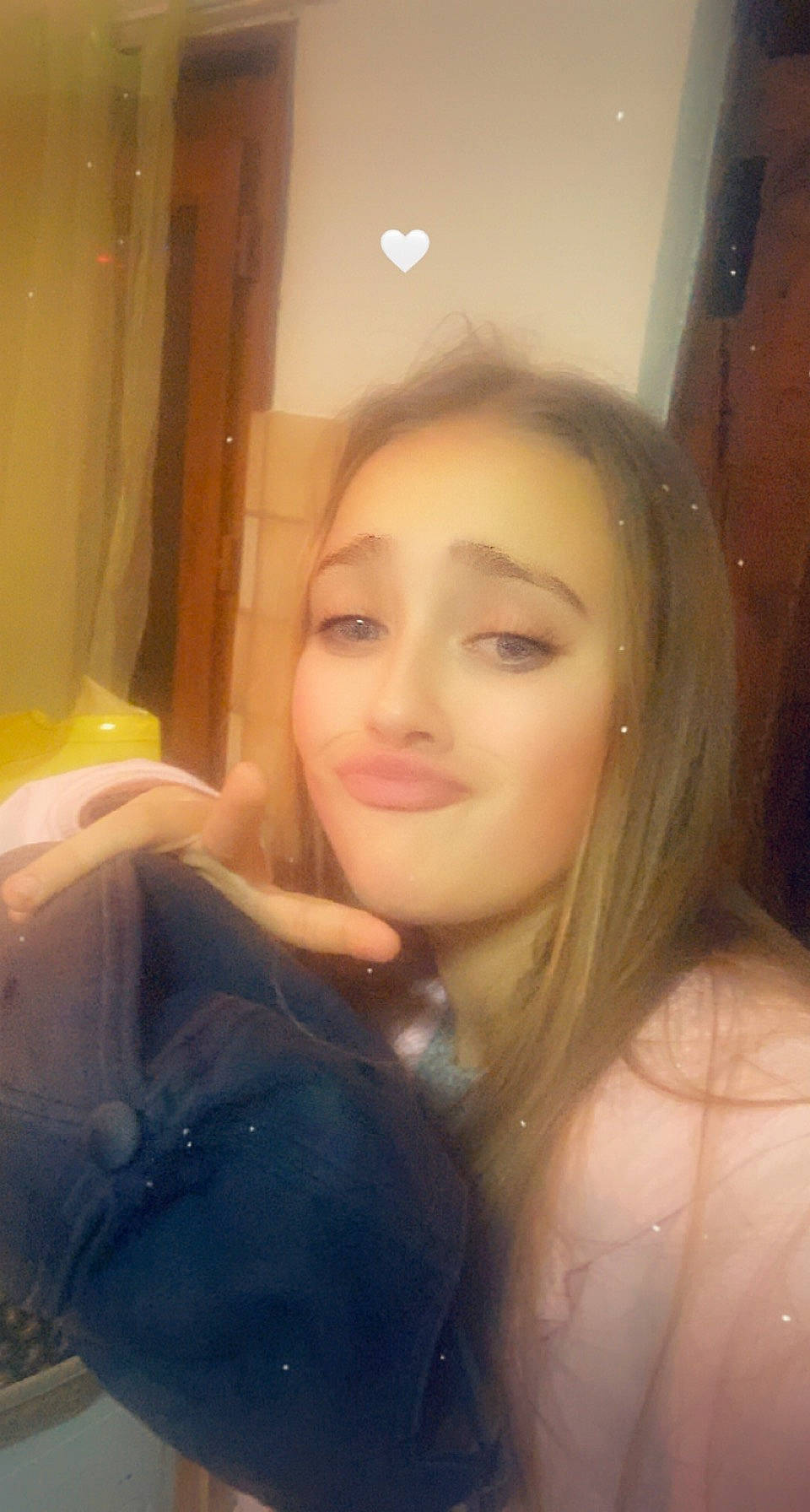 Lehna a rejoint le concours — aidez-le/la à gagner de superbes lots ! black_hair, blond, brown_hair, cheek, curtain, eyebrow, eyelash, fun, hair, happy, jaw, layered_hair, lip, lipstick, long_hair, makeover, mouth, nose, person, smile