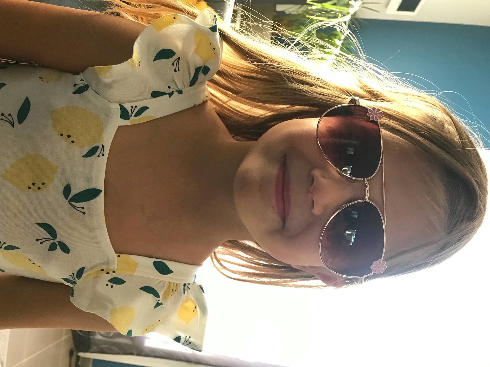 Axelle a rejoint le concours — aidez-le/la à gagner de superbes lots ! art, black_hair, doll, dress, eyelash, eyewear, fawn, glasses, goggles, headgear, human_body, joy, lip, mouth, person, personal_protective_equipment, selfie, skin, sunglasses, textile