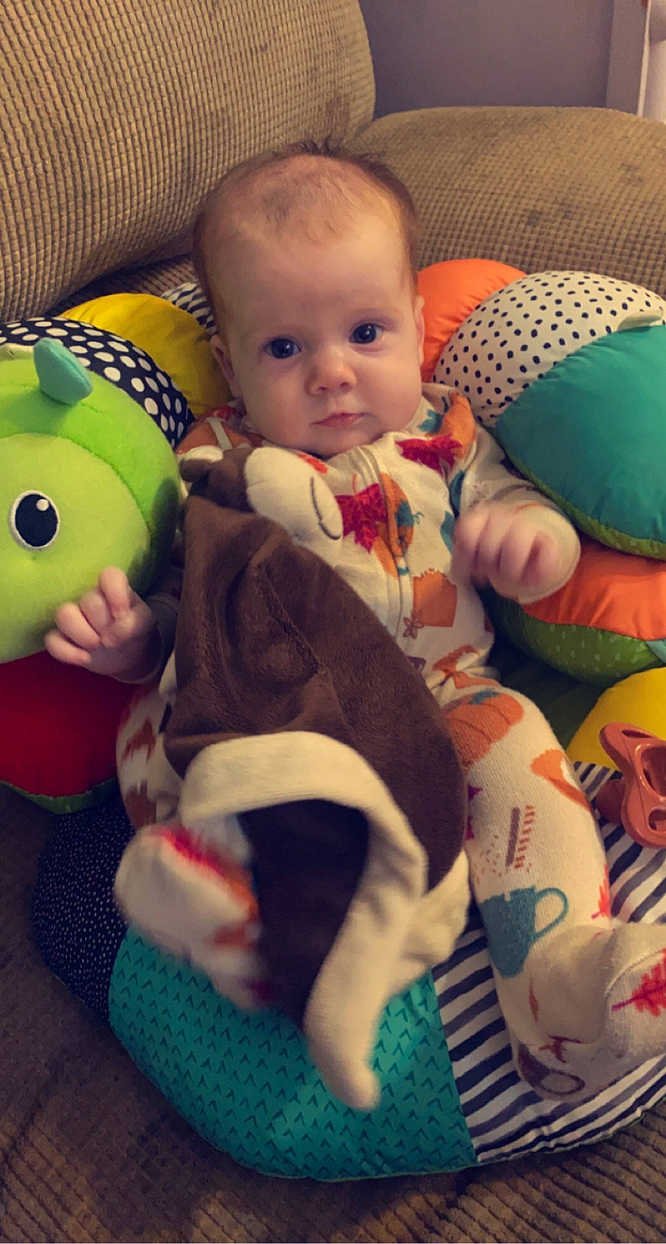 Memphis is registered to the contest to win money with this photo: baby, baby_products, baby_toddler_clothing, cheek, child, comfort, eye, face, finger, green, hand, happy, head, human_body, iris, lap, mouth, nose, person, skin